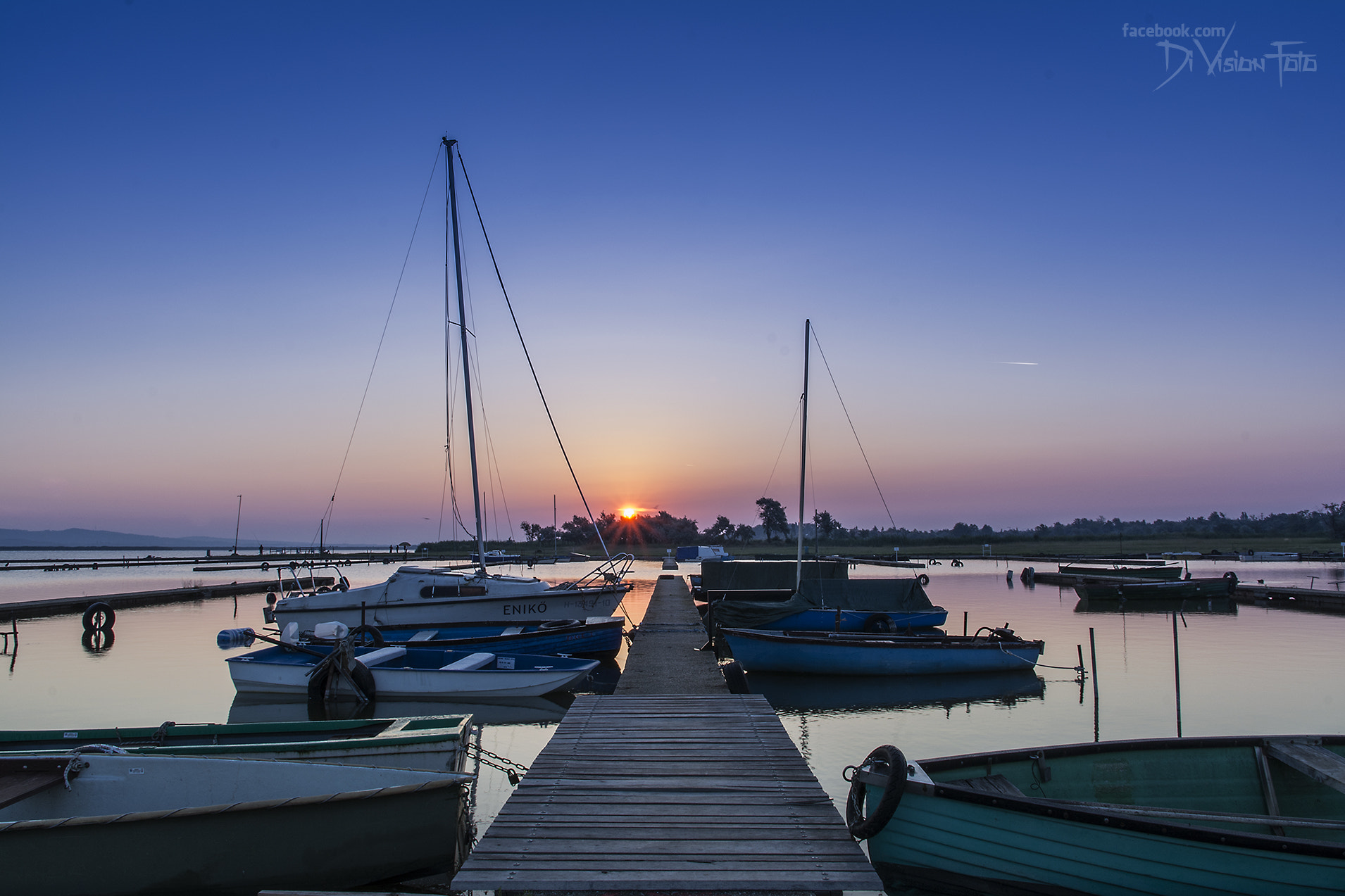 Sigma 17-70mm F2.8-4 DC Macro OS HSM | C sample photo. Morning in harbour photography