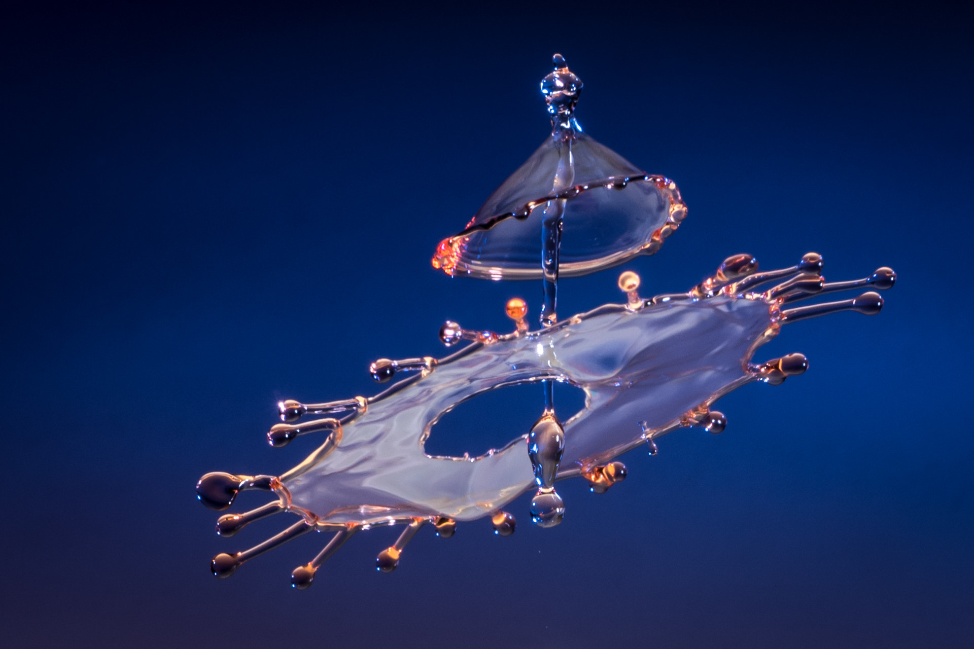 Panasonic Leica DG Macro-Elmarit 45mm F2.8 ASPH OIS sample photo. Flying drop photography