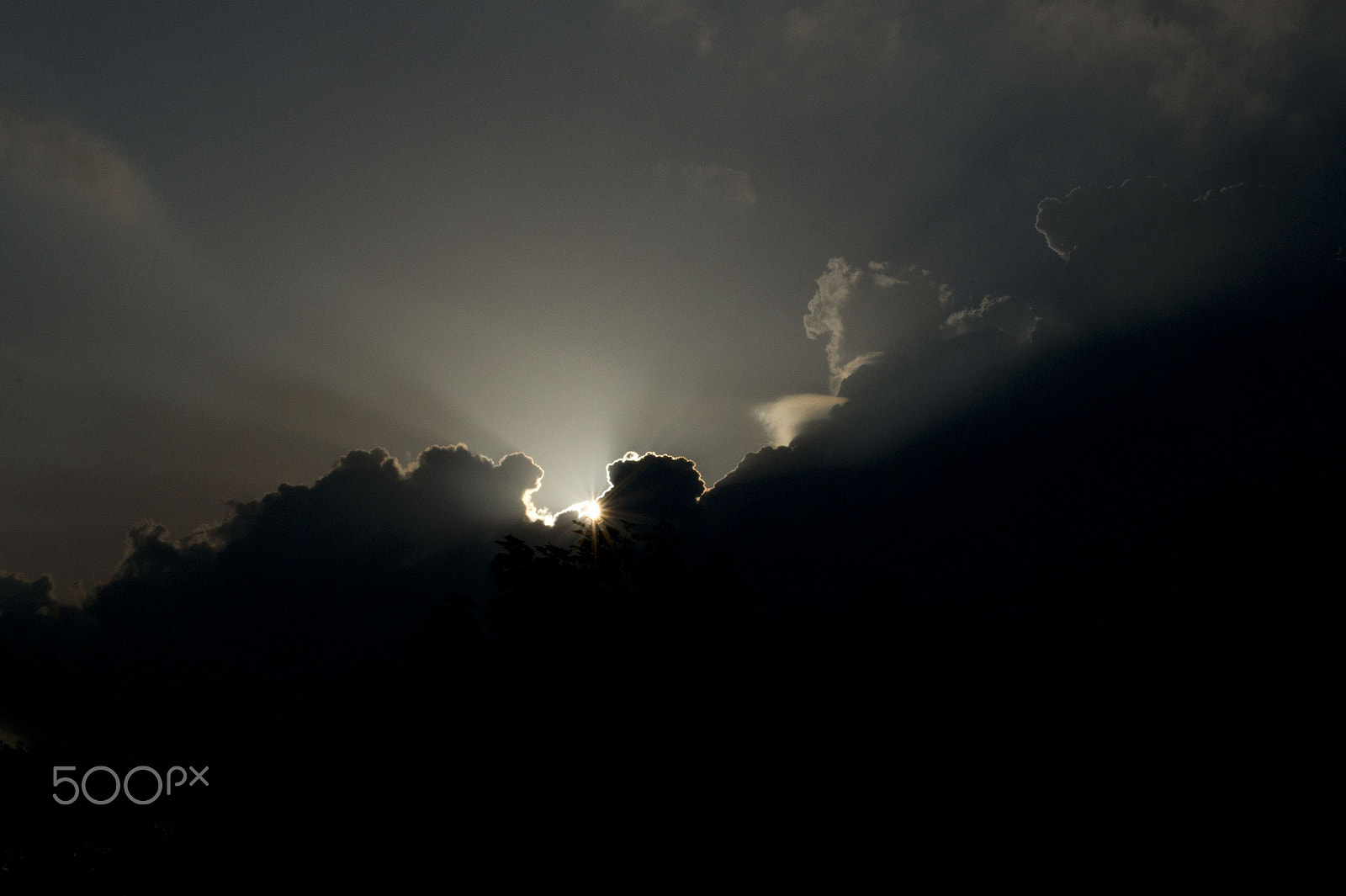 Sony Alpha DSLR-A550 + Sigma 17-70mm F2.8-4.5 (D) sample photo. Broken sky photography