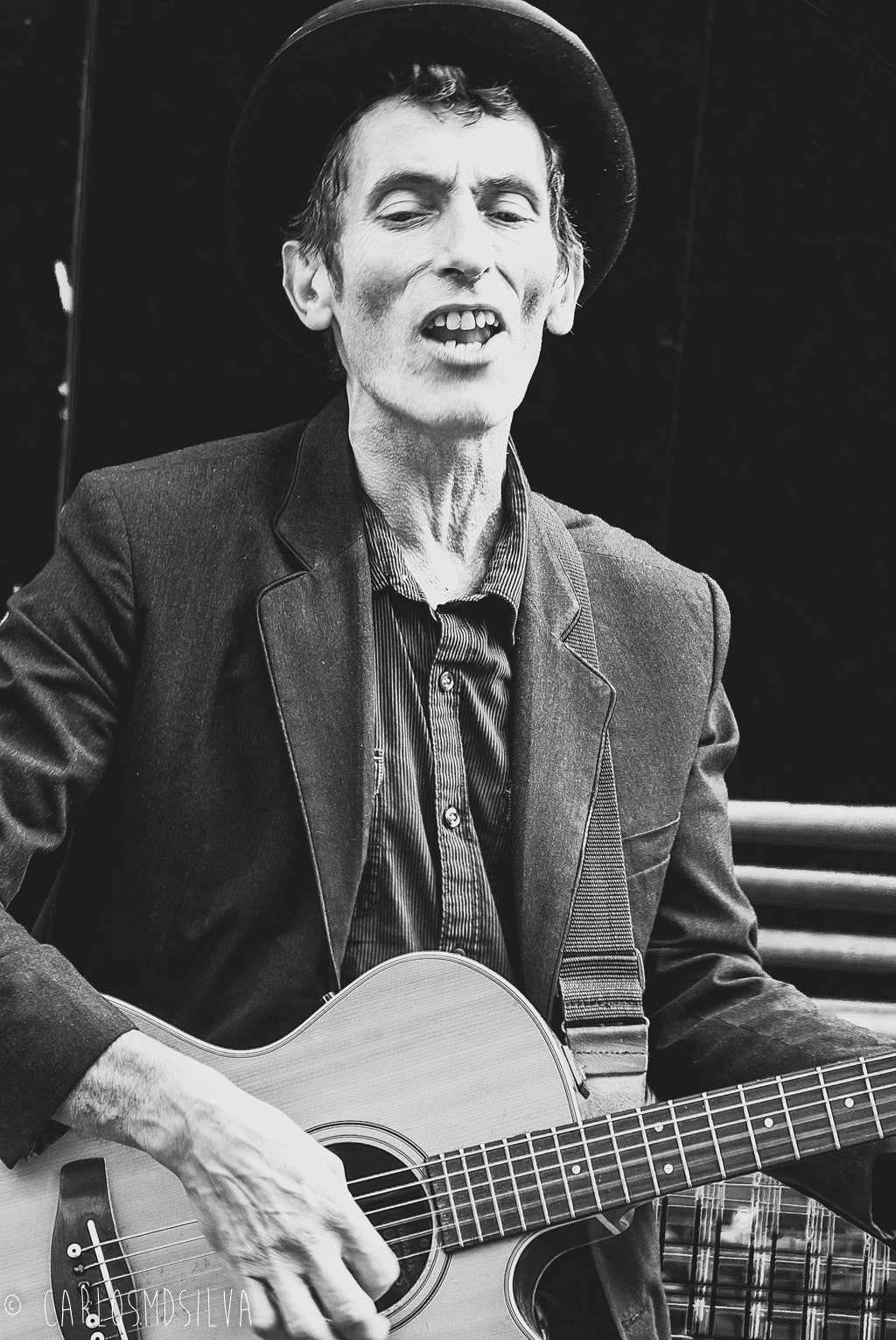 Nikon D60 sample photo. Musician singer streets of london photography