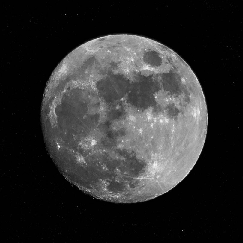 Sony DT 18-250mm F3.5-6.3 sample photo. Moon... photography
