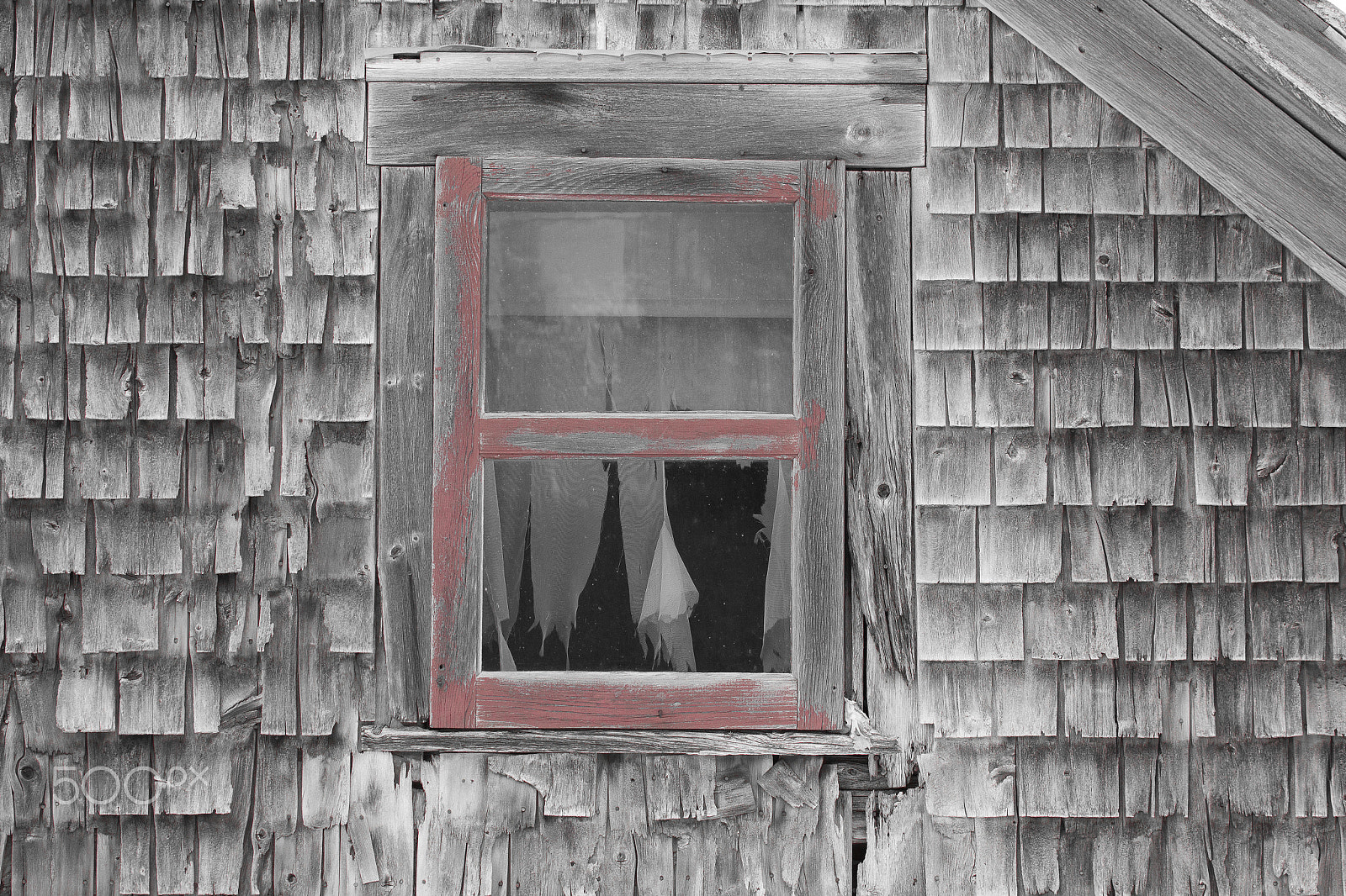 Canon EF 100-400mm F4.5-5.6L IS USM sample photo. Red framed window photography