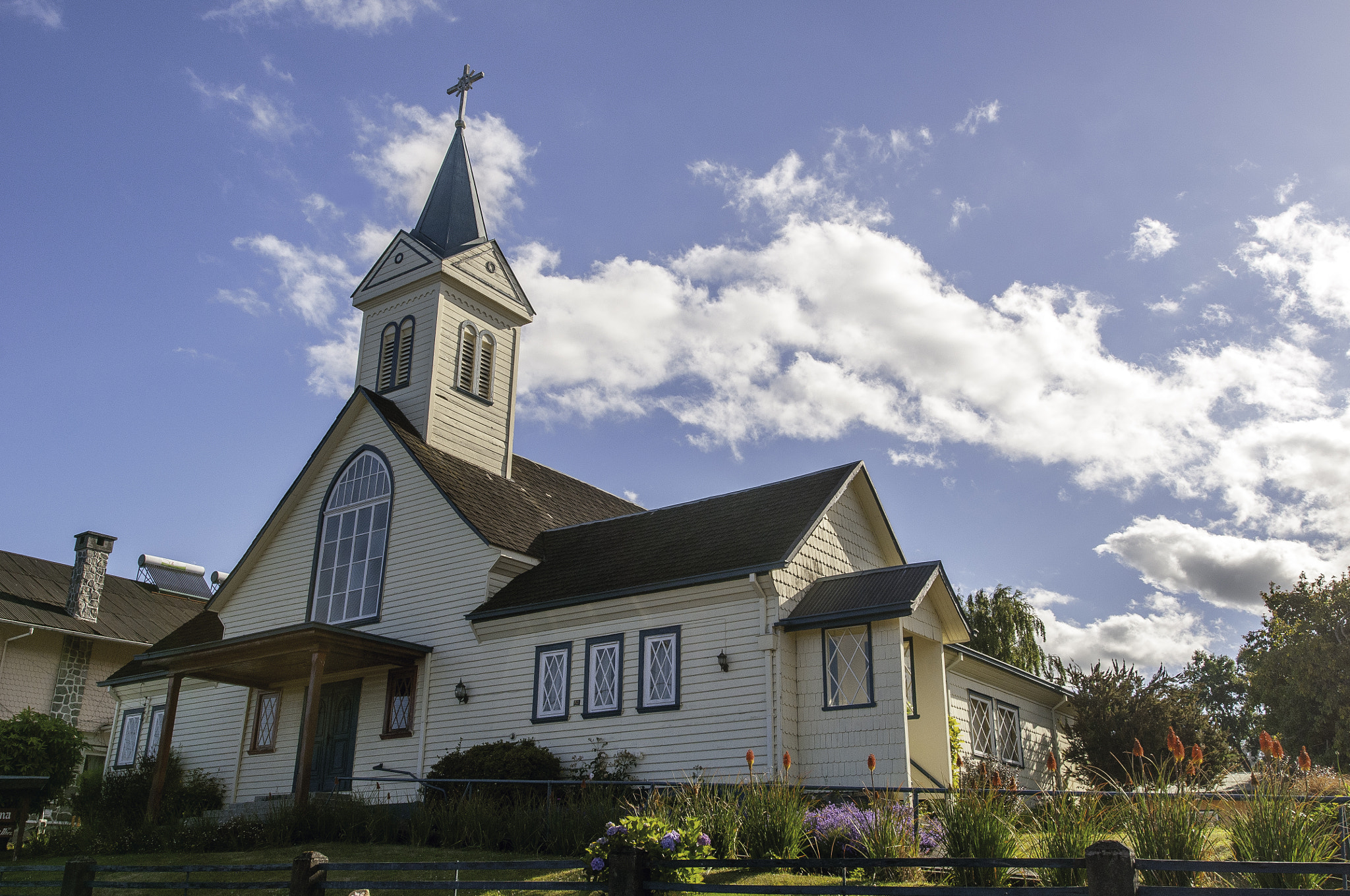 Nikon AF-S Nikkor 17-35mm F2.8D ED-IF sample photo. Iglesia frutillar photography