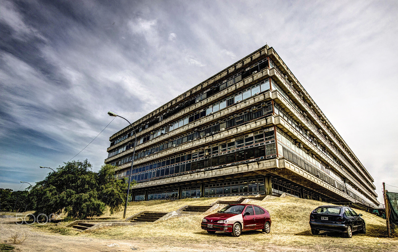 Canon EF-S 10-22mm F3.5-4.5 USM sample photo. Campus photography