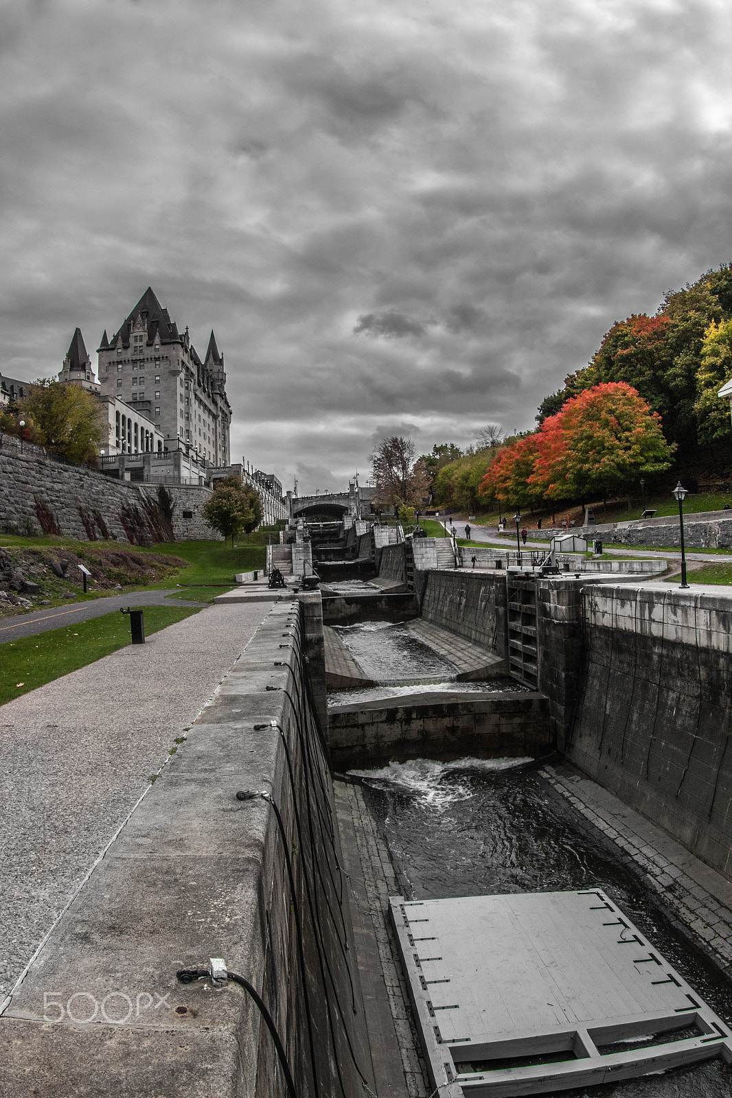 Canon EF 8-15mm F4L Fisheye USM sample photo. The rideau canal photography