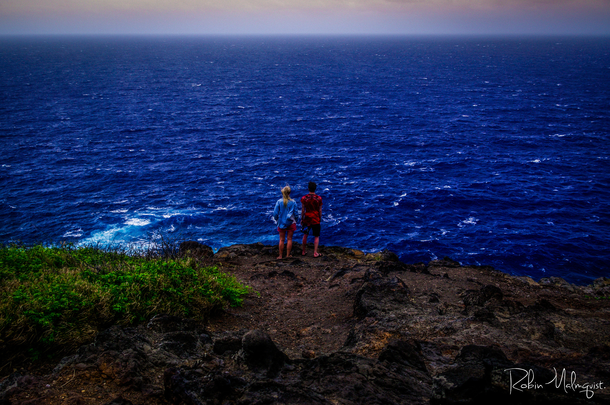 Samsung/Schneider D-XENON 18-55mm F3.5-5.6 II sample photo. Looking out over the pacific ocean photography