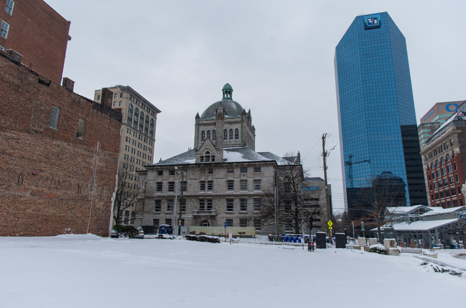 Pentax K-50 + HD Pentax DA 15mm F4 ED AL Limited sample photo. Old courthouse photography