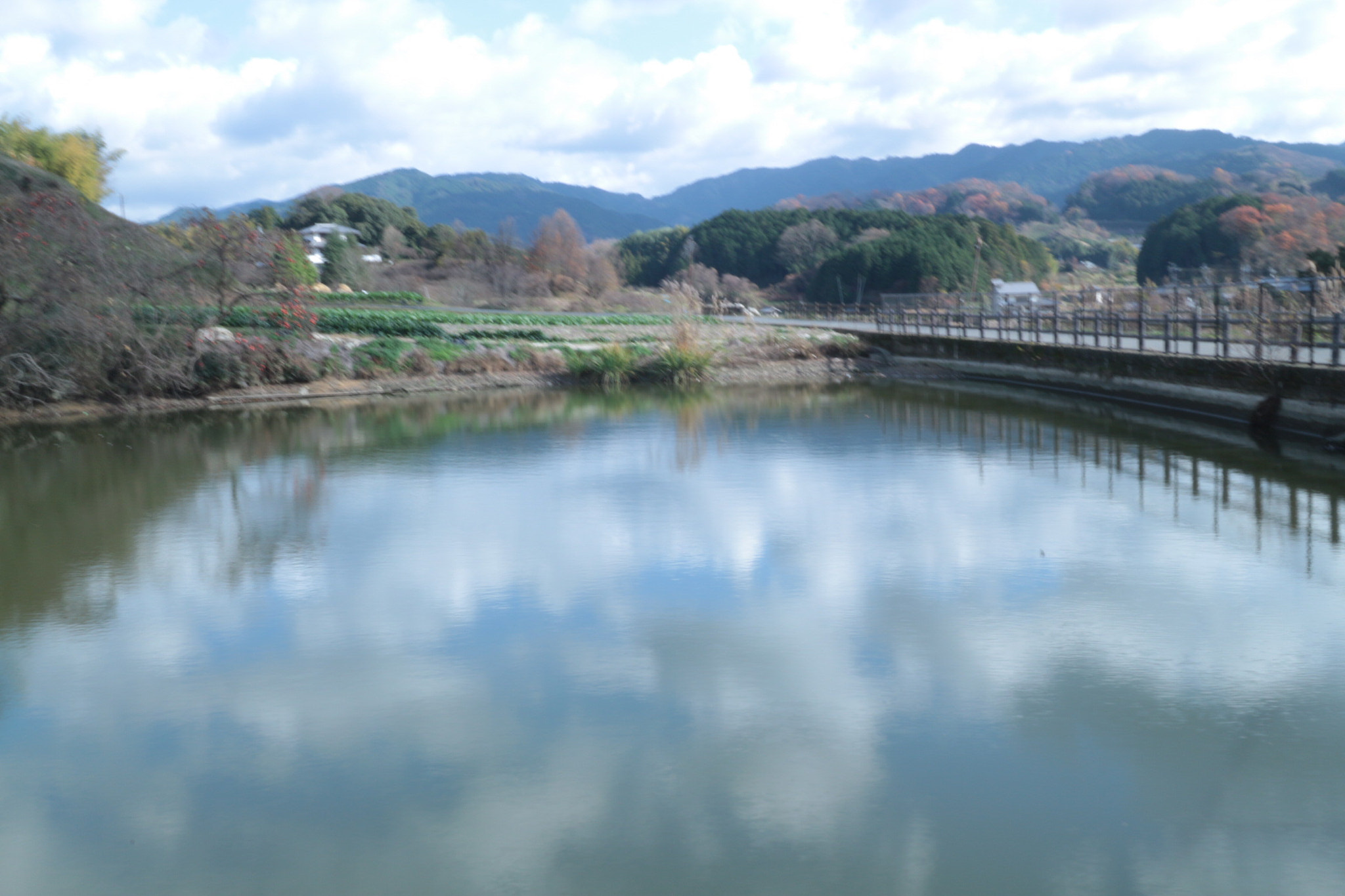 Canon EOS M10 + Canon EF-M 22mm F2 STM sample photo. Cloud on the lake photography