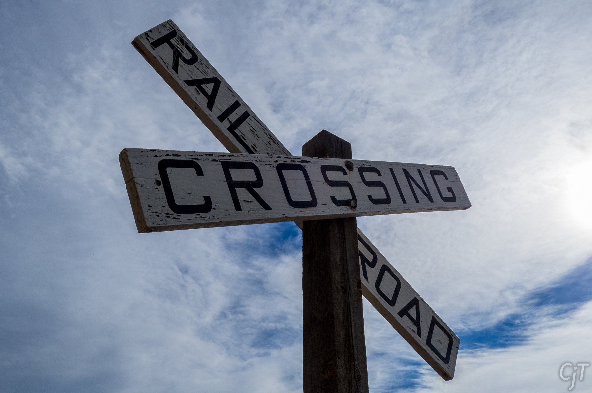 LUMIX G VARIO PZ 14-42/F3.5-5.6 sample photo. Railroad crossing photography