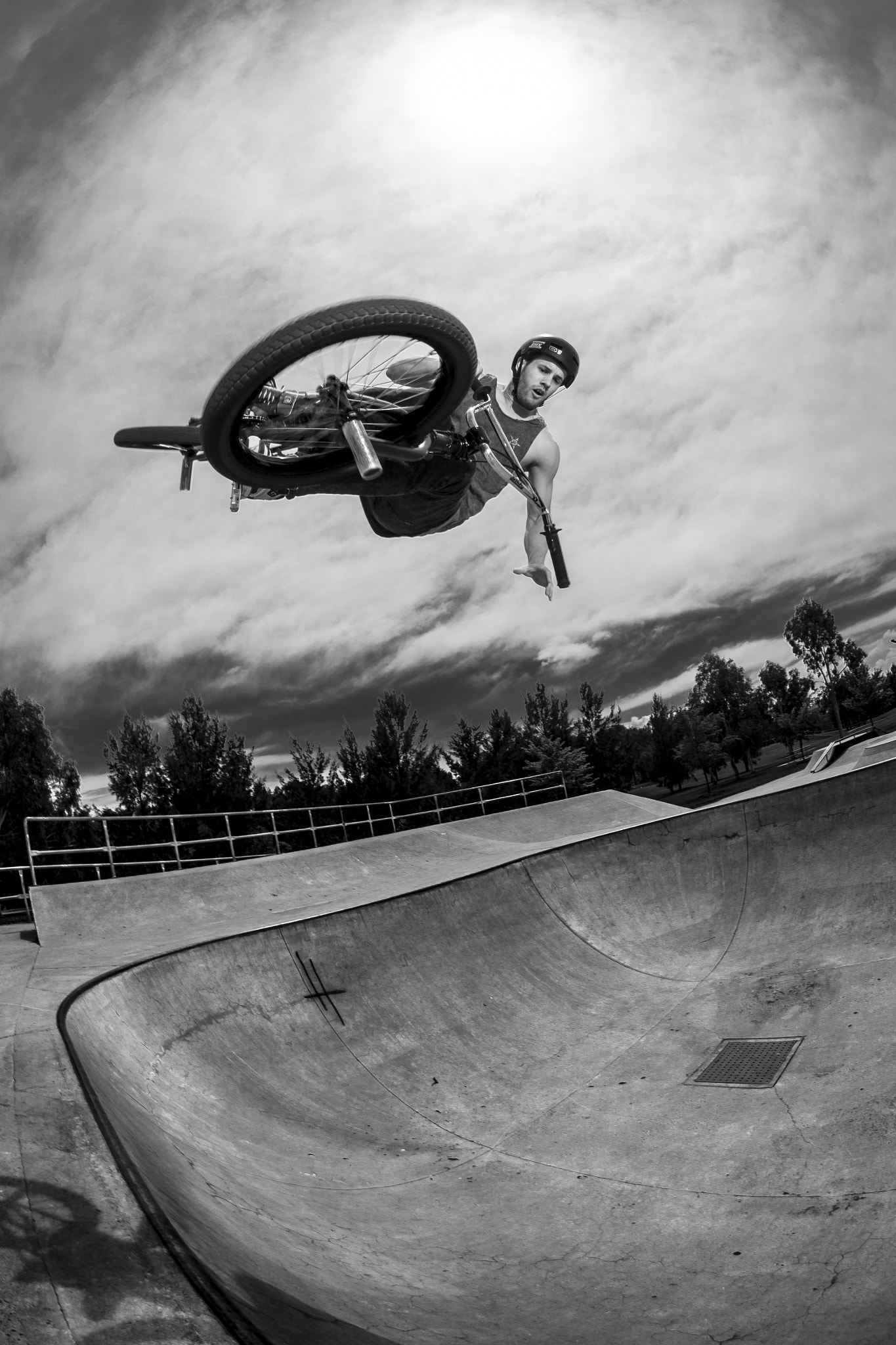 Nikon AF DX Fisheye-Nikkor 10.5mm F2.8G ED sample photo. Cam pianta photography