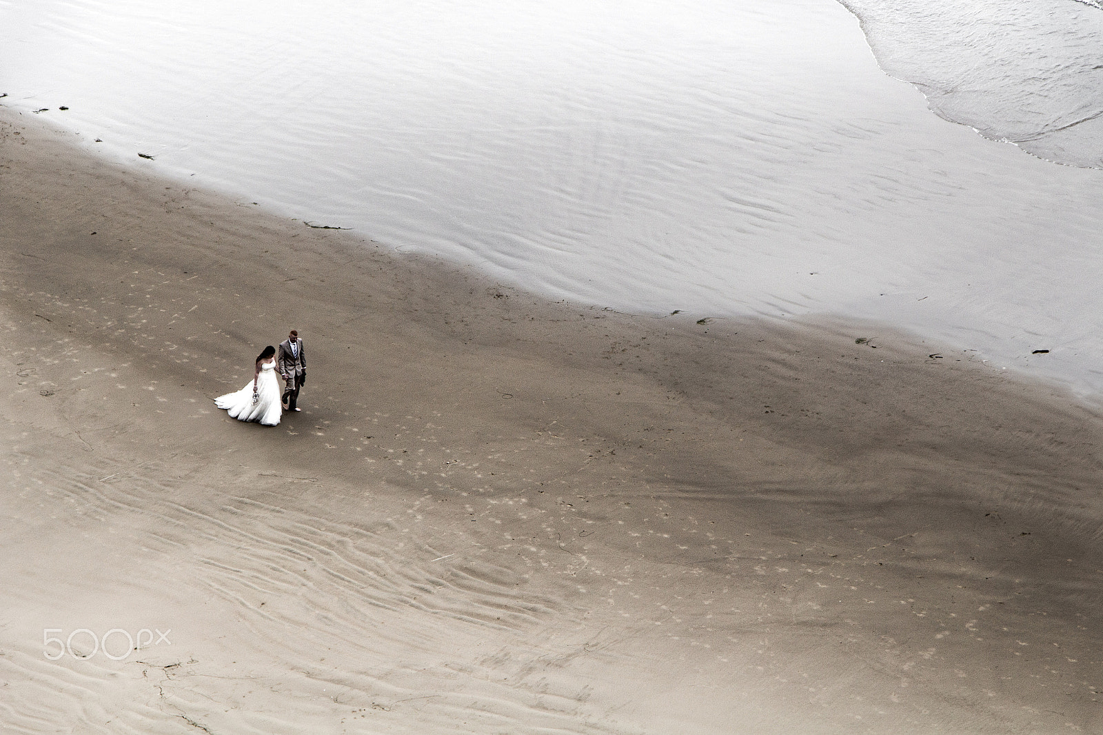 Canon EOS 100D (EOS Rebel SL1 / EOS Kiss X7) sample photo. Beach wedding photography