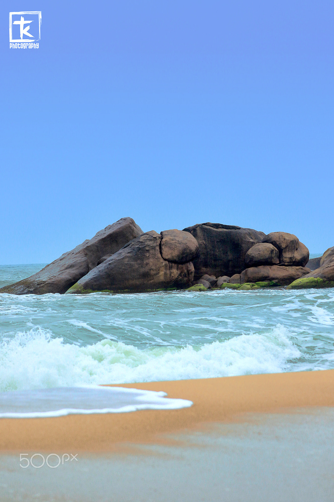 Canon EF 75-300mm f/4-5.6 USM sample photo. Sea &amp; rock photography