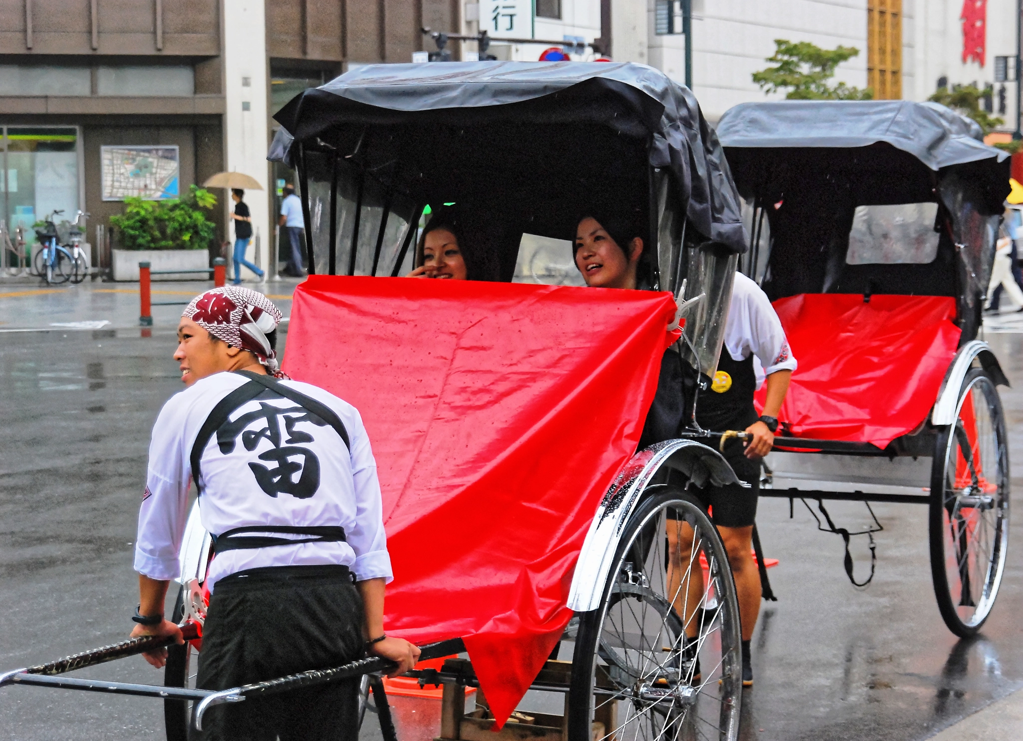 Nikon D80 + Sigma 18-200mm F3.5-6.3 DC sample photo. Rickshaw photography