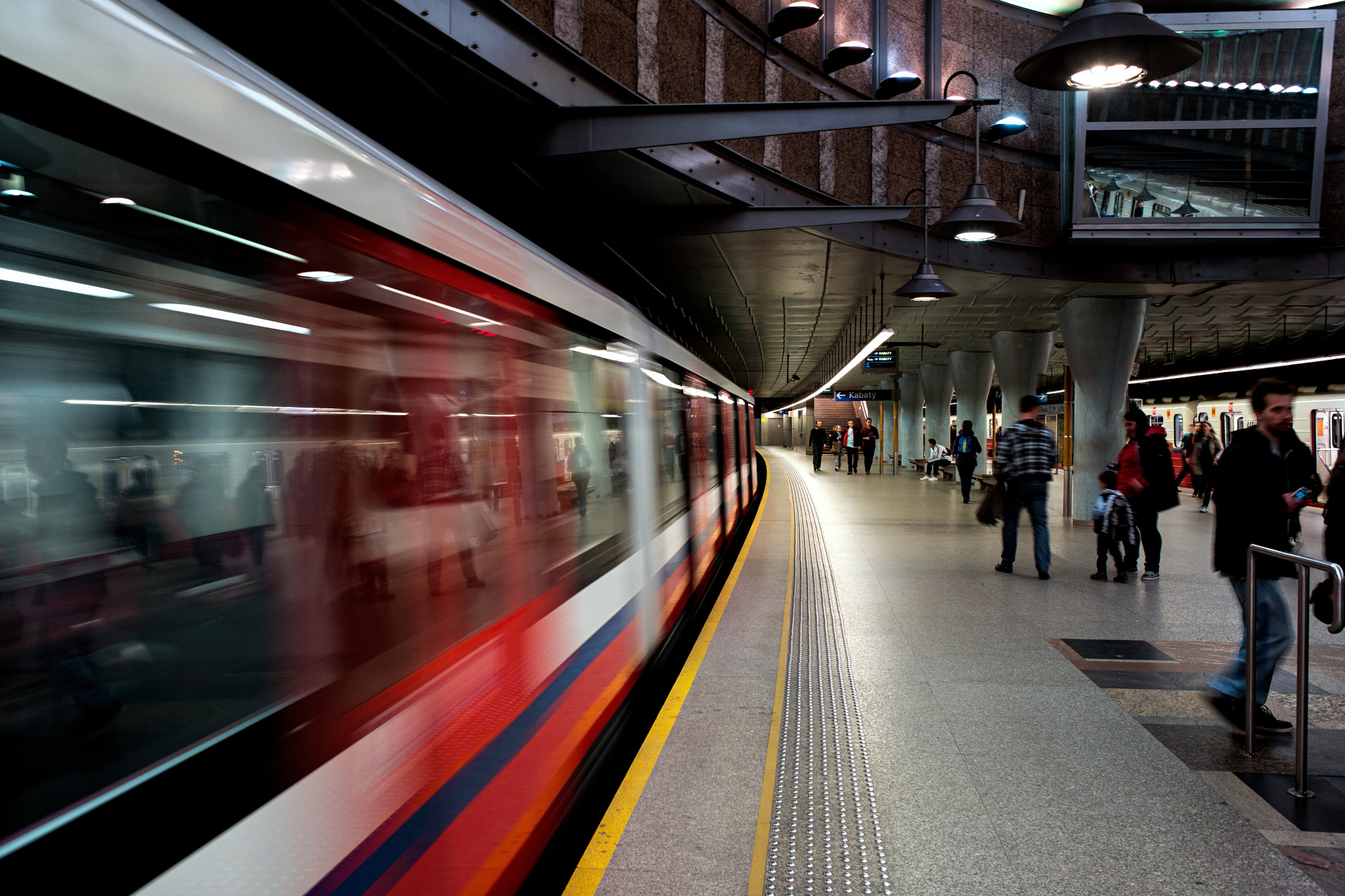 Summicron-M 1:2/28 ASPH. sample photo. Warsaw, underground stop - wilson square photography