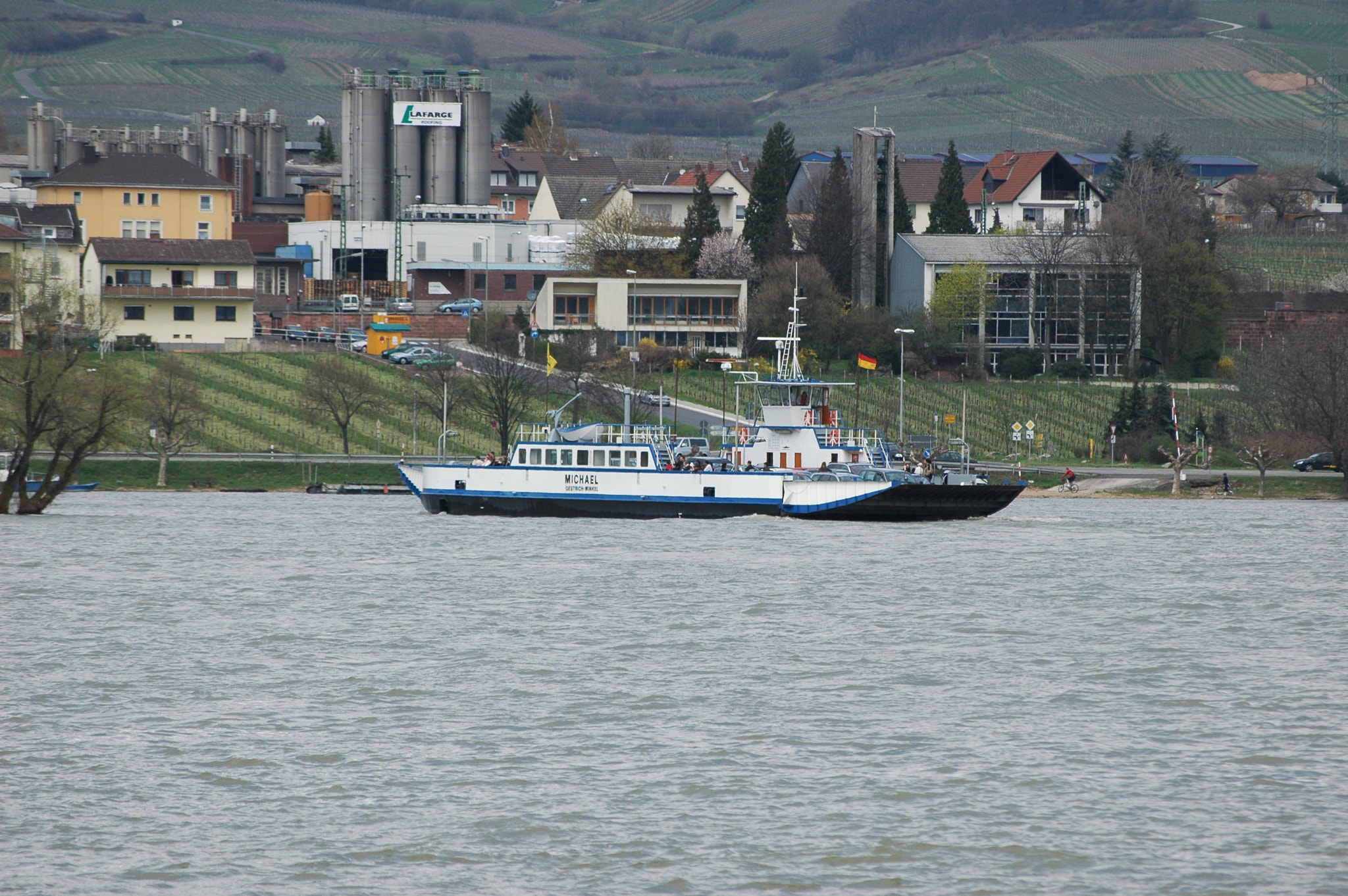 Nikon D70 + Sigma 55-200mm F4-5.6 DC sample photo. Rhein ferry photography