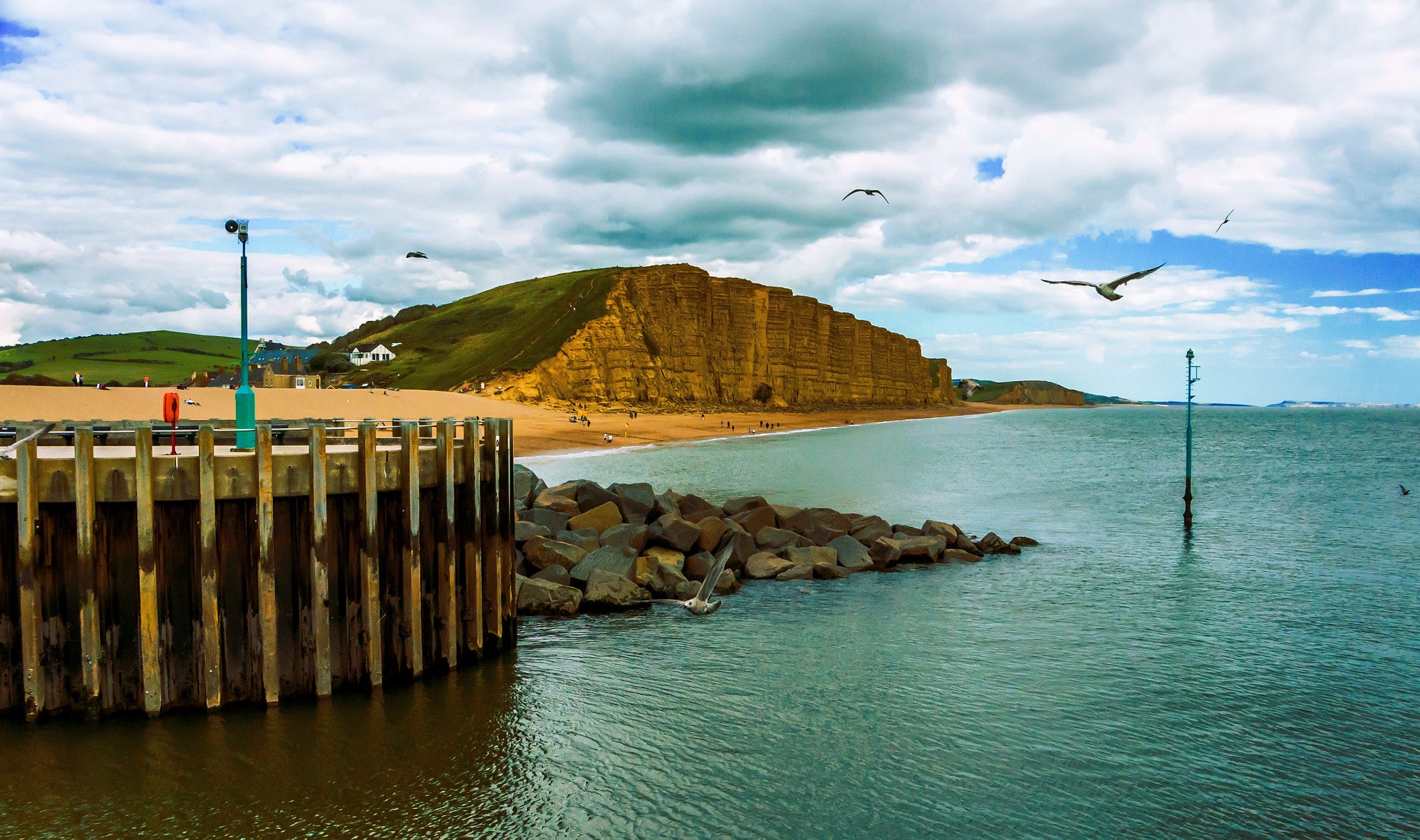 Sony Alpha NEX-5N + Sony E 18-200mm F3.5-6.3 OSS sample photo. West bay photography