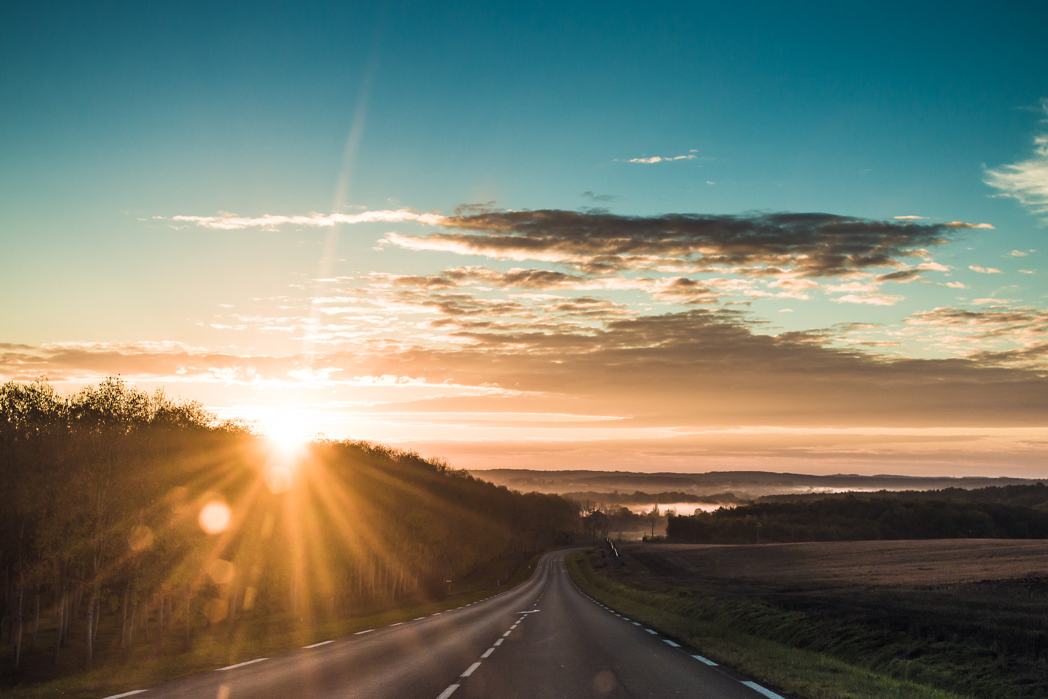 Canon EOS 70D + Canon EF 28mm F2.8 sample photo. On my road to work photography