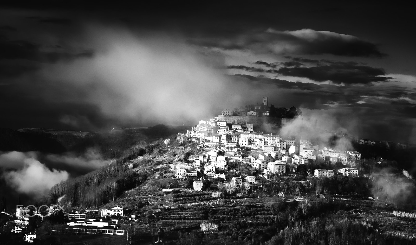 Pentax smc DA 55-300mm F4.0-5.8 ED sample photo. Motovun in clouds photography