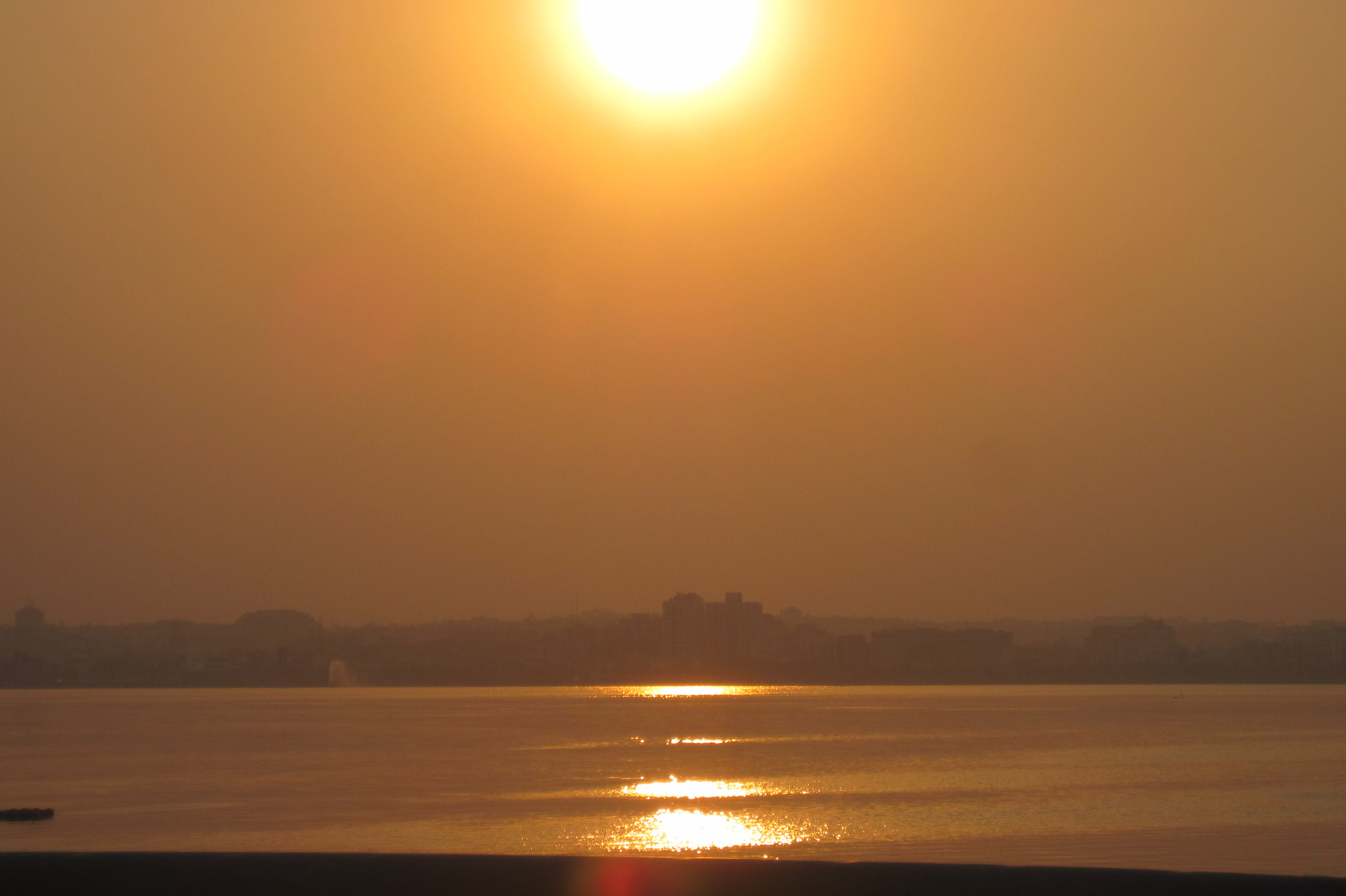 Canon PowerShot ELPH 300 HS (IXUS 220 HS / IXY 410F) sample photo. Sunset photography