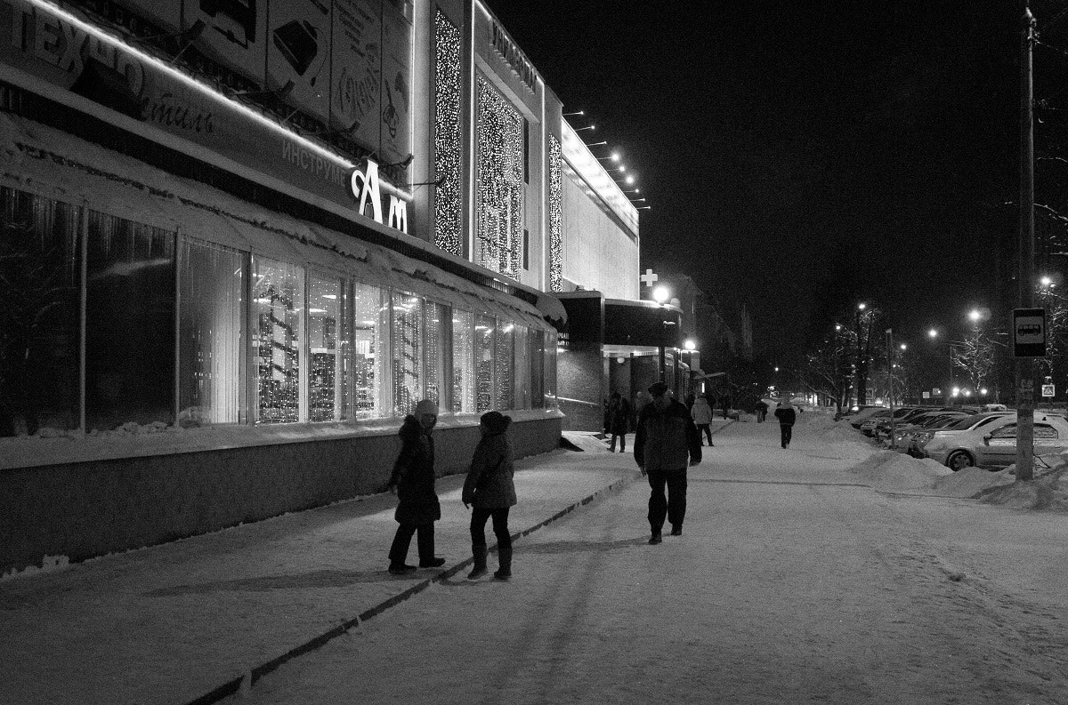 Sony Alpha NEX-3 sample photo. Night city photography