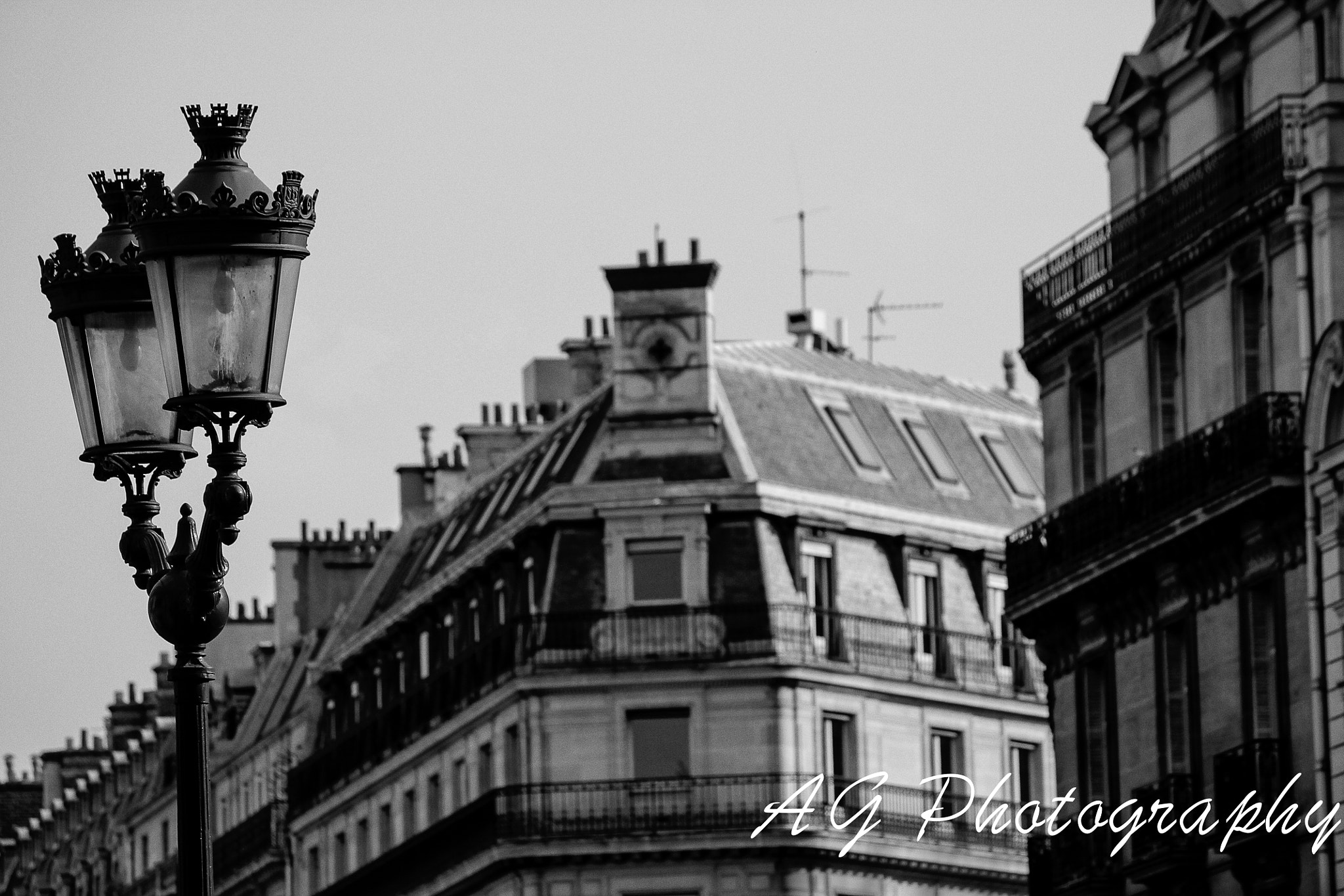 Canon EF-S 55-250mm F4-5.6 IS sample photo. Paris street photography