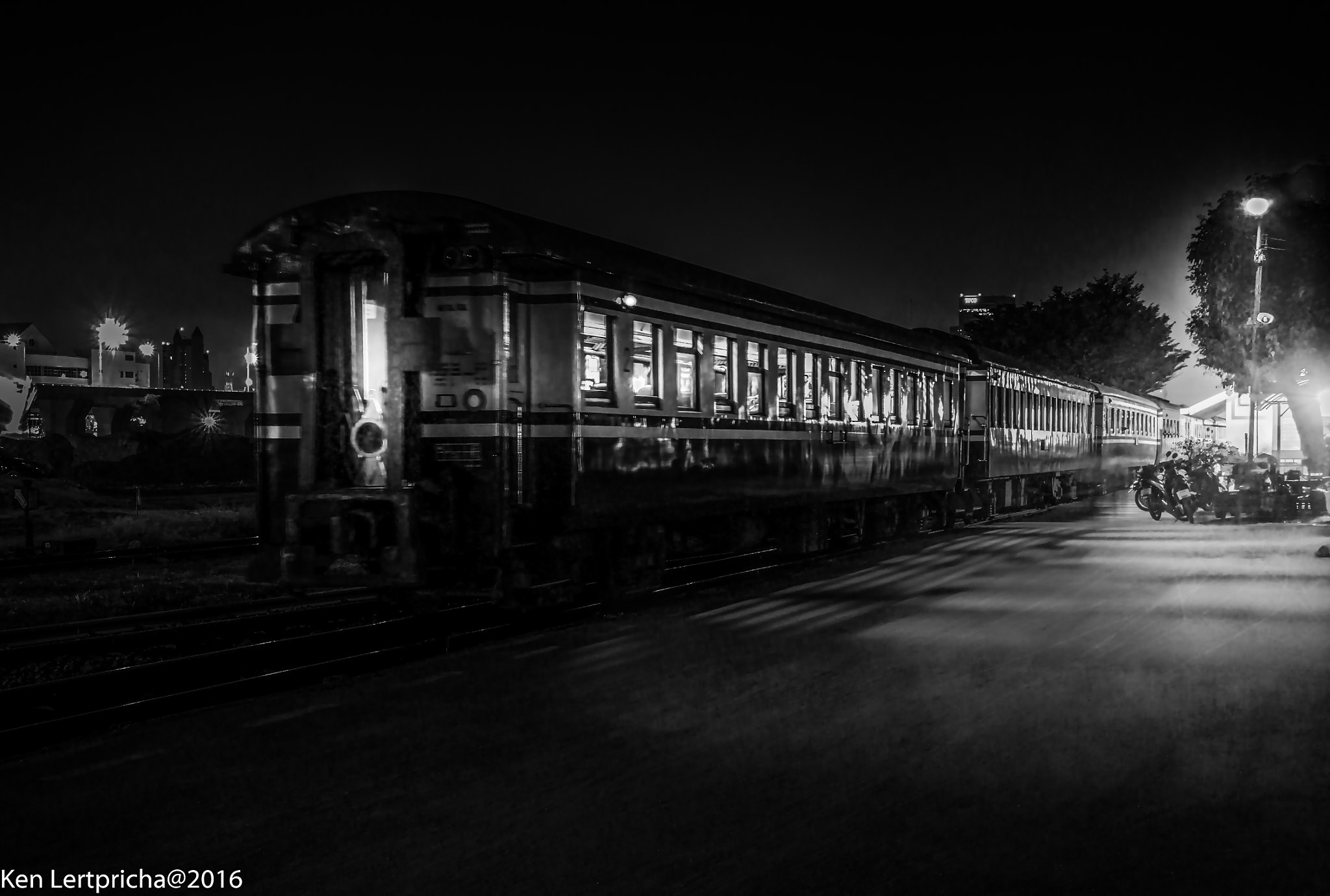 Panasonic Lumix DMC-GX7 sample photo. Waiting to depart photography
