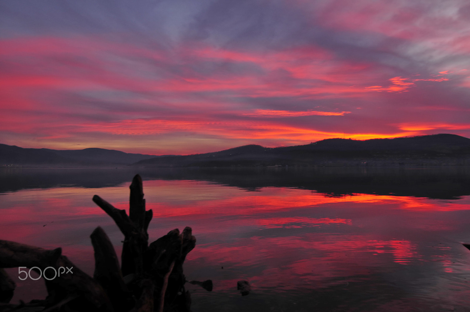 Nikon AF-S Nikkor 16-35mm F4G ED VR sample photo. Colours on danube photography