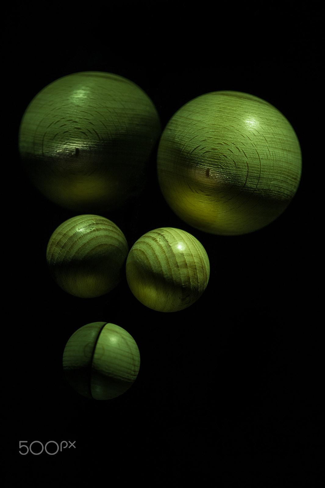 Canon EOS 6D + Canon EF 100mm F2.8 Macro USM sample photo. Wooden spheres (3) -- alien photography