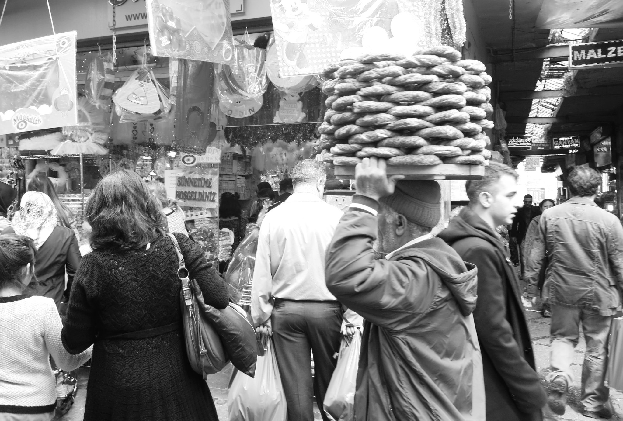 Canon PowerShot G15 sample photo. Istanbul streetlife photography