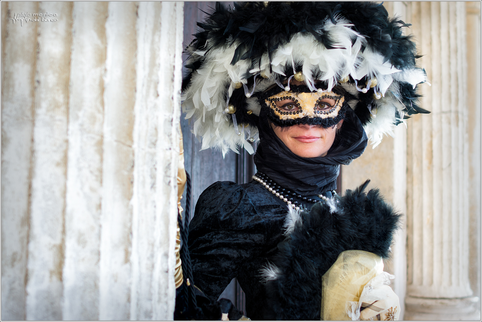 Nikon D7100 + Nikon AF-S Nikkor 28mm F1.8G sample photo. Black lady photography