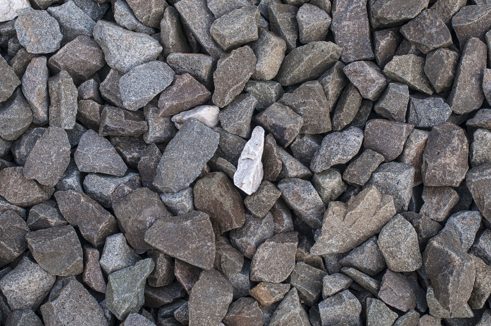 AF Zoom-Nikkor 35-70mm f/3.3-4.5 sample photo. Rocks photography