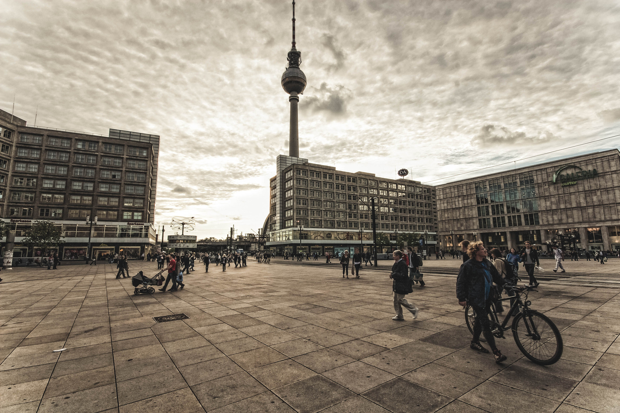 Canon EOS 30D sample photo. Berlin east photography