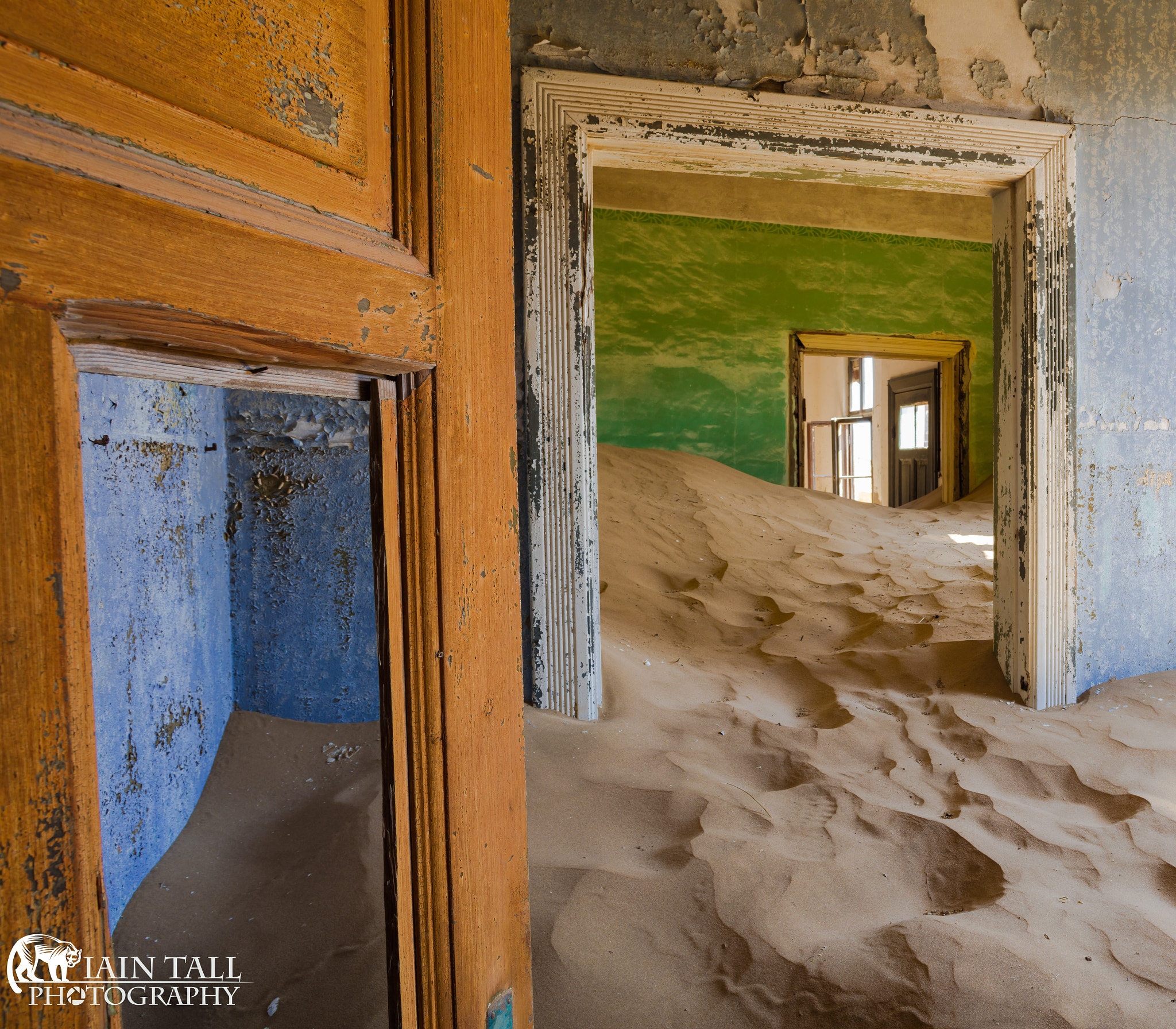 Canon TS-E 24mm f/3.5L sample photo. Home alone photography