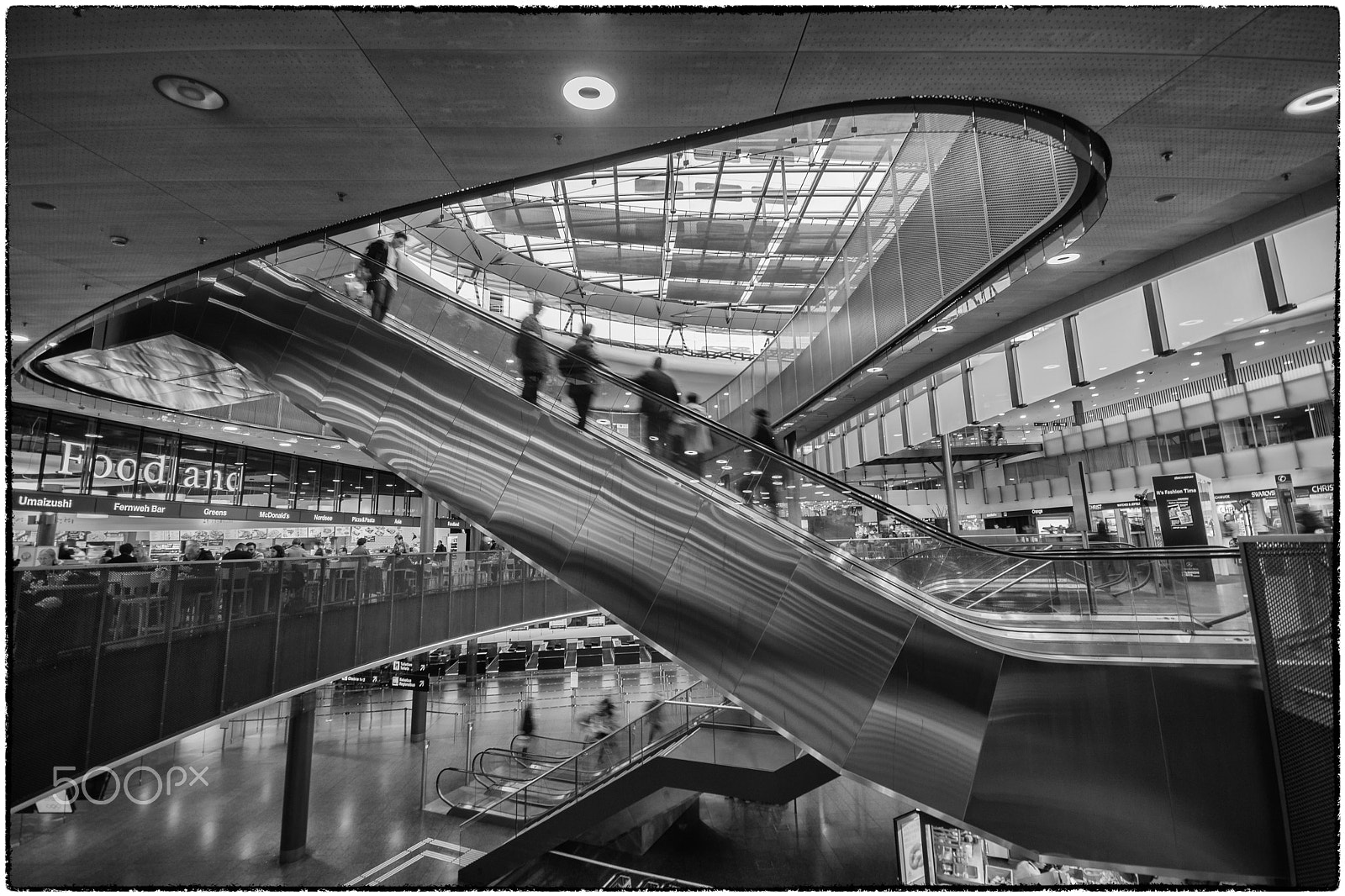 Sigma AF 10-20mm F4-5.6 EX DC sample photo. Airport photography