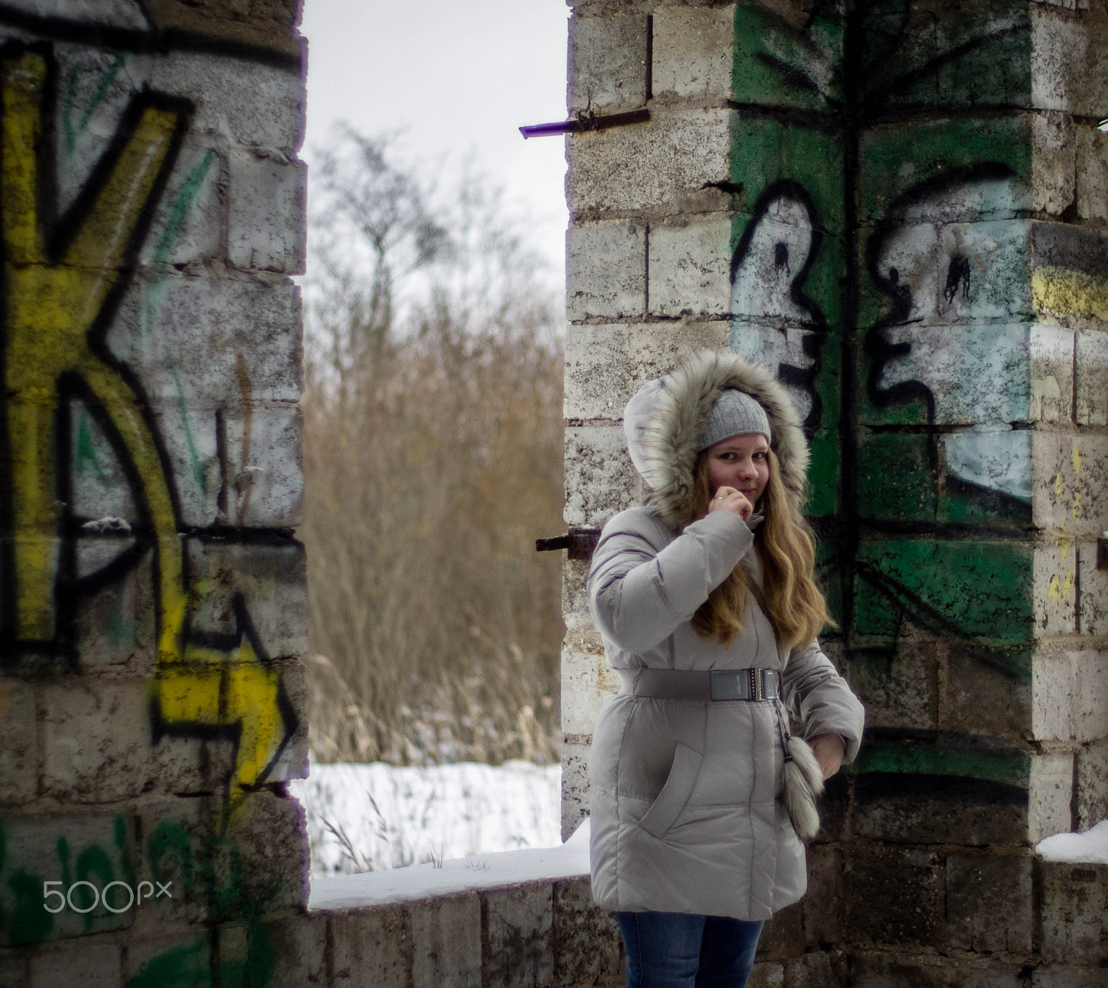 Pentax K-r + Pentax smc FA 50mm F1.4 sample photo. Girl in abandoned house photography