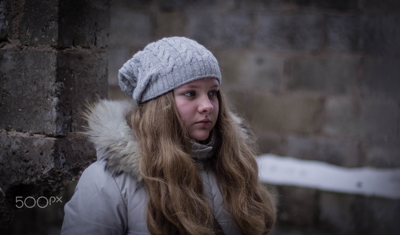 Pentax K-r + Pentax smc FA 50mm F1.4 sample photo. Girl in an abandoned house photography