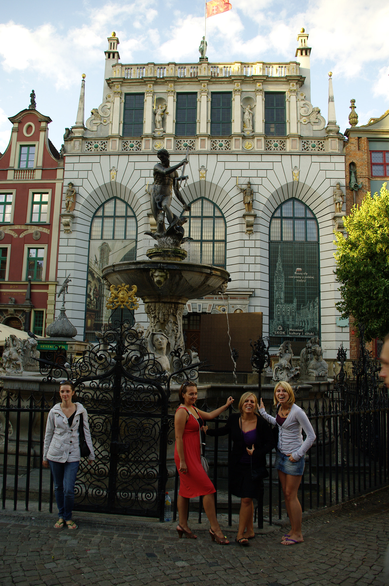 Samsung GX-20 sample photo. Old gdańsk and girls... photography