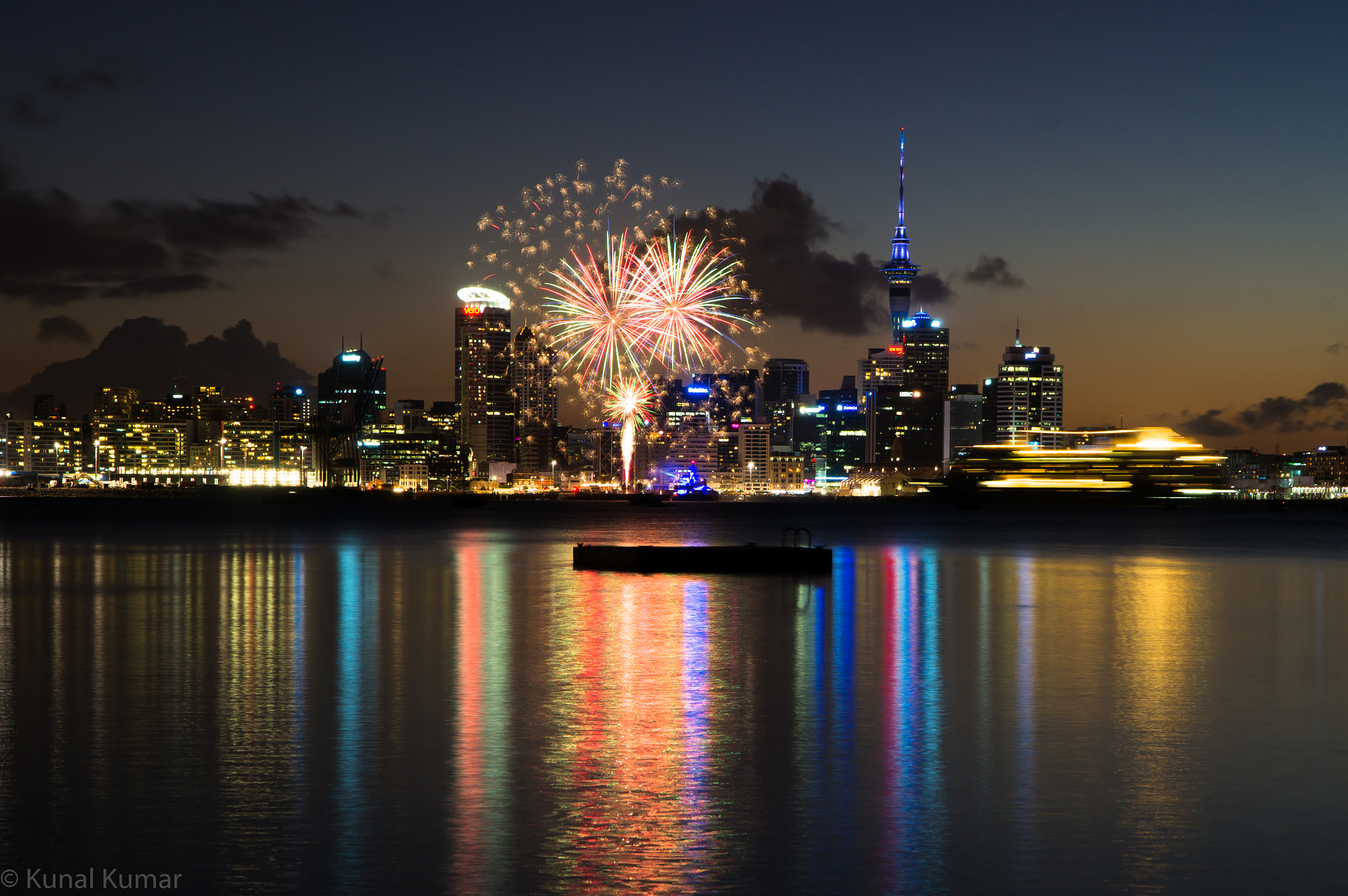 Sony Alpha NEX-5R + Sony E PZ 18-105mm F4 G OSS sample photo. Auckland city fireworks photography