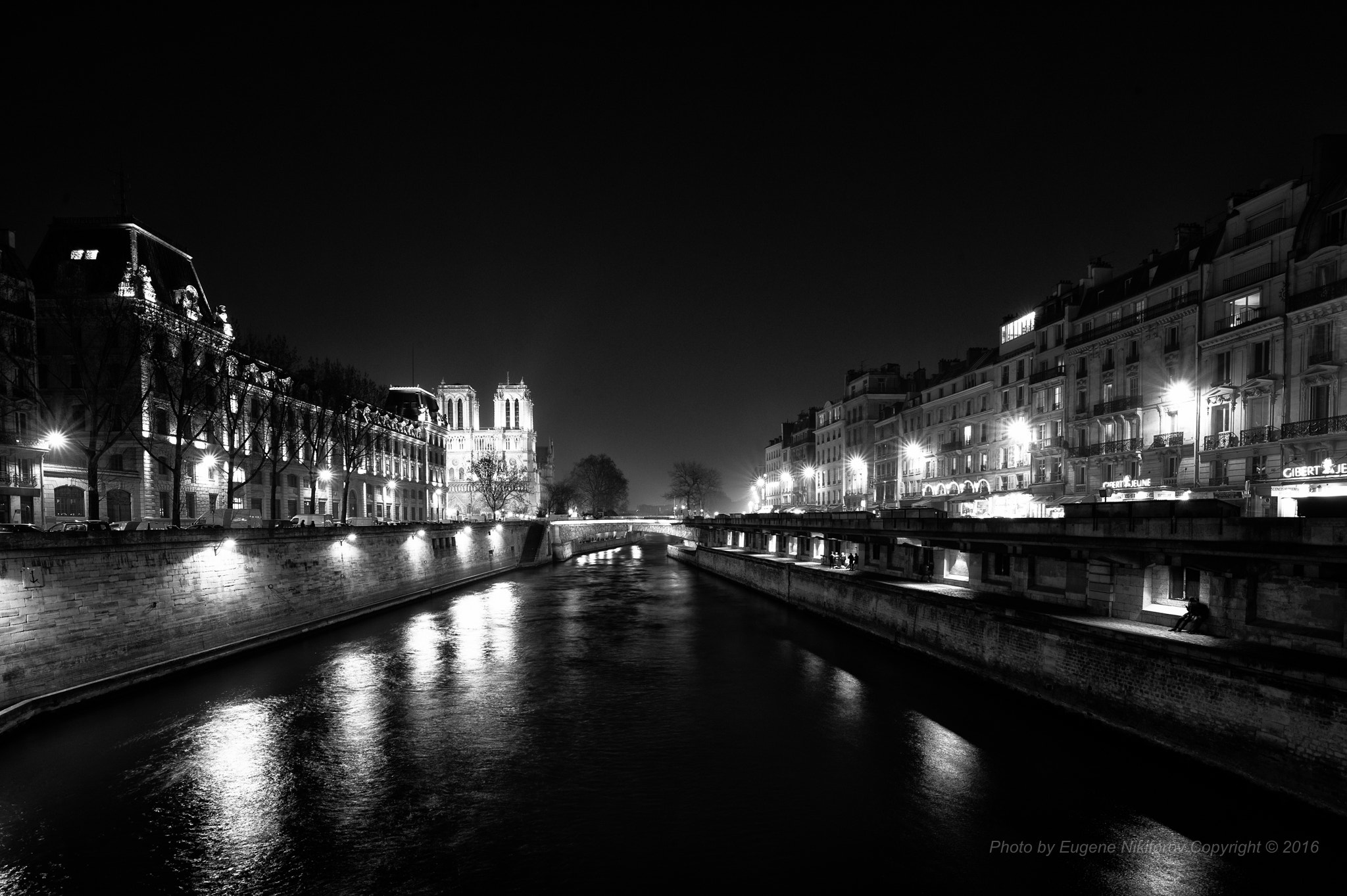 Leica M9 + Leica Tri-Elmar-M 16-18-21mm F4 ASPH sample photo. #nightscapes #paris photography