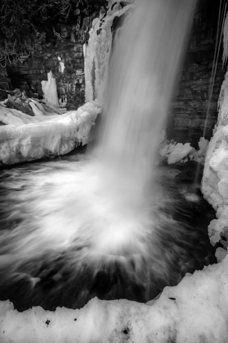 Canon EF-S 10-18mm F4.5–5.6 IS STM sample photo. Hilton falls b&amp;w photography