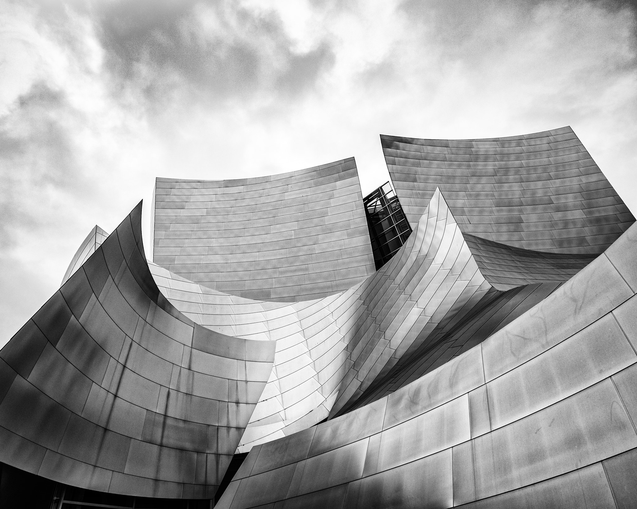 Sigma 10-20mm F4-5.6 EX DC HSM sample photo. Walt disney concert hall photography
