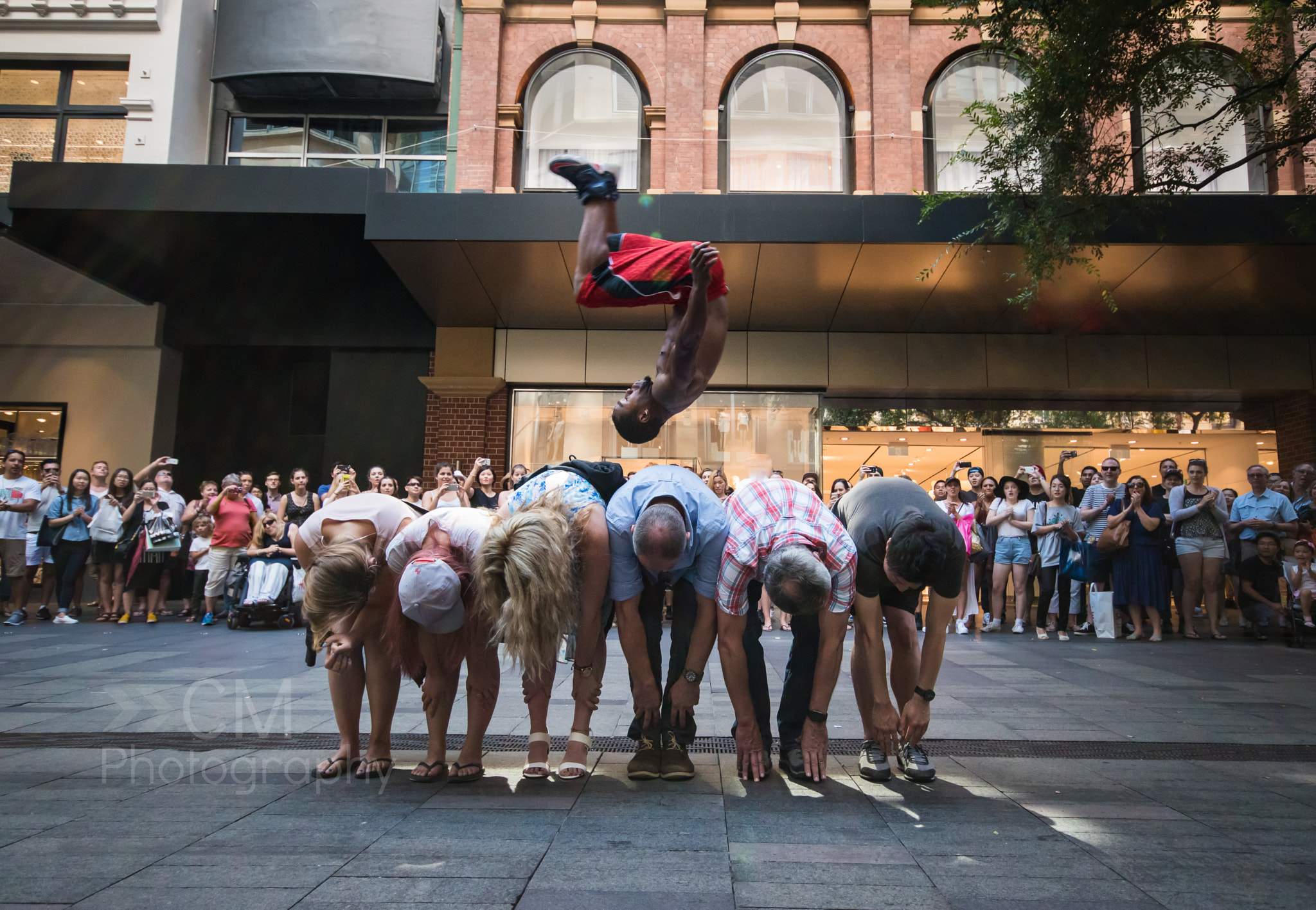 Sigma 10-20mm F4-5.6 EX DC HSM sample photo. Street performance photography