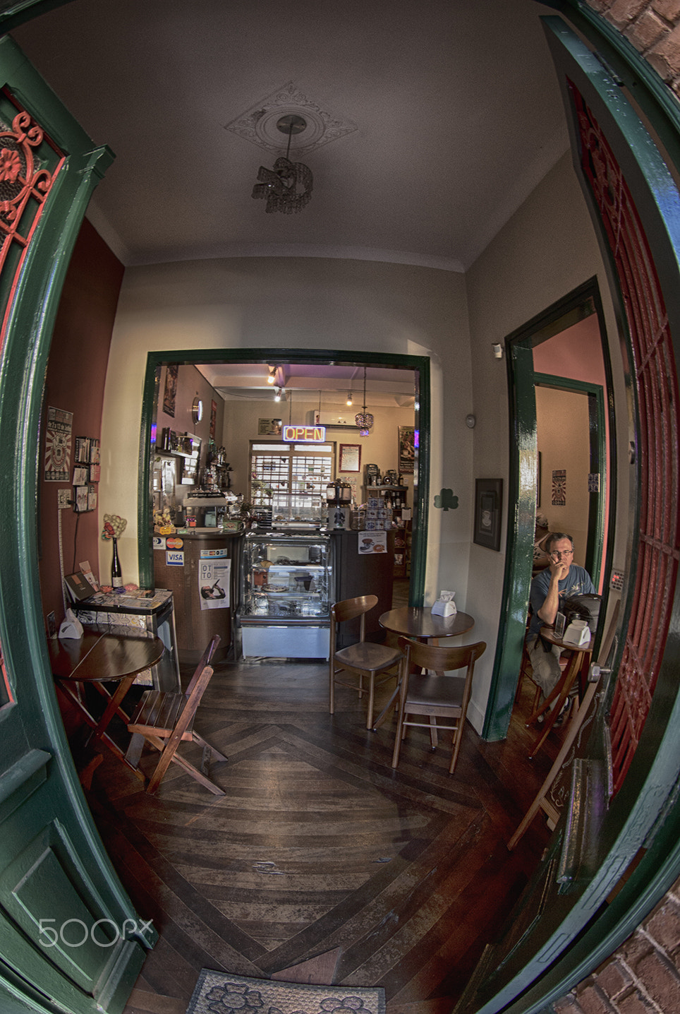 Canon EF 8-15mm F4L Fisheye USM sample photo. Metropolis café photography