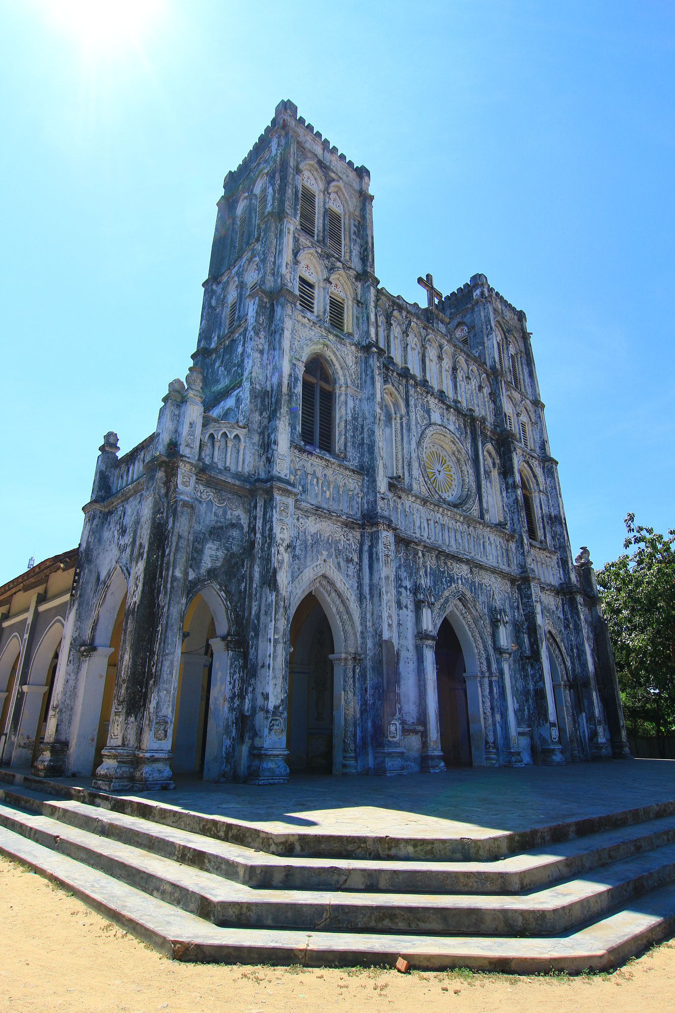 Canon EOS M2 sample photo. Mằng lăng church photography