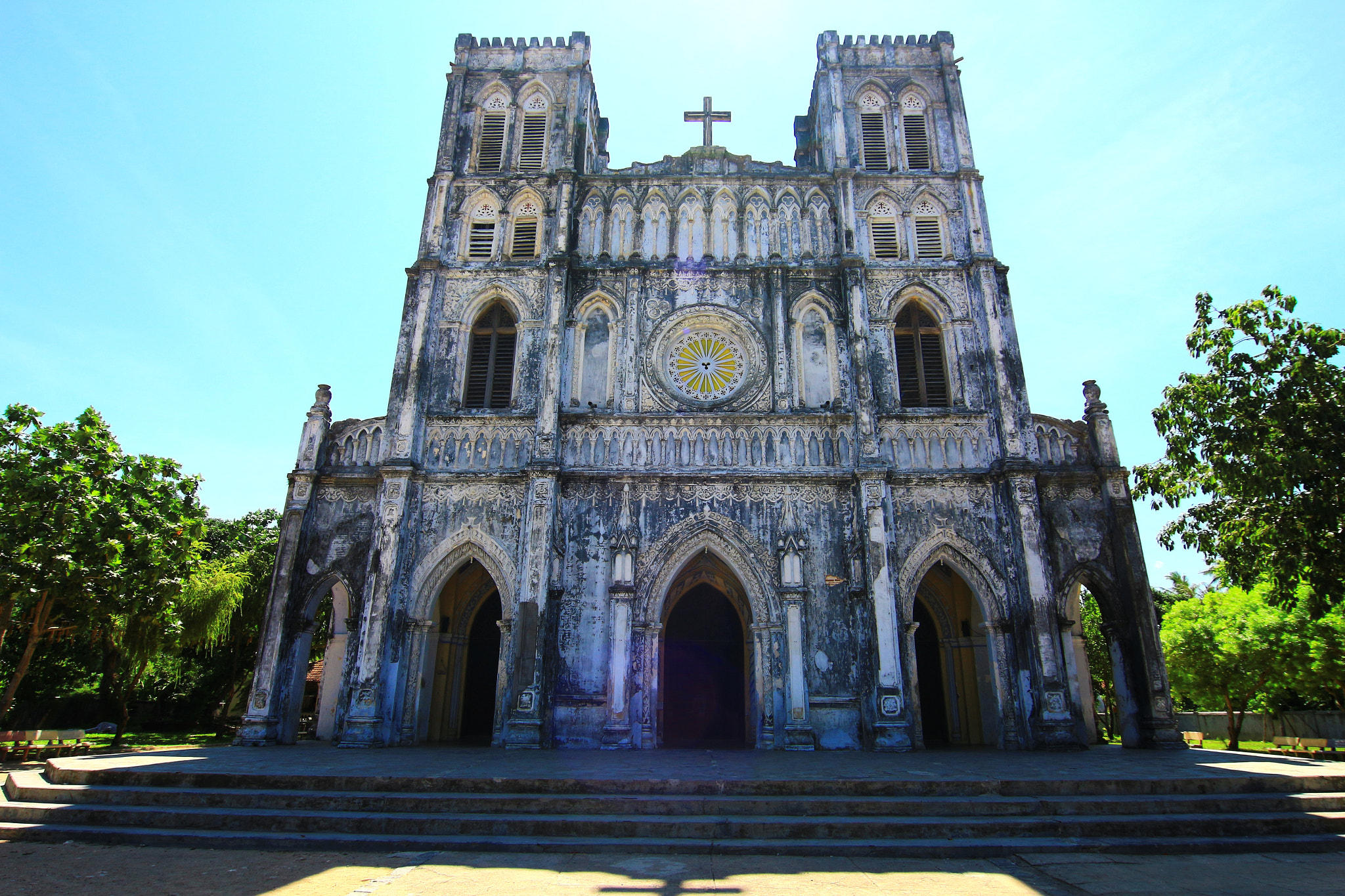 Canon EOS M2 sample photo. Mằng lăng church photography