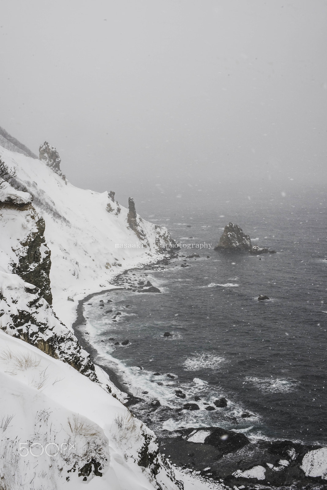 Sigma 24-70mm F2.8 EX DG HSM sample photo. The sea of japan of severe winter photography