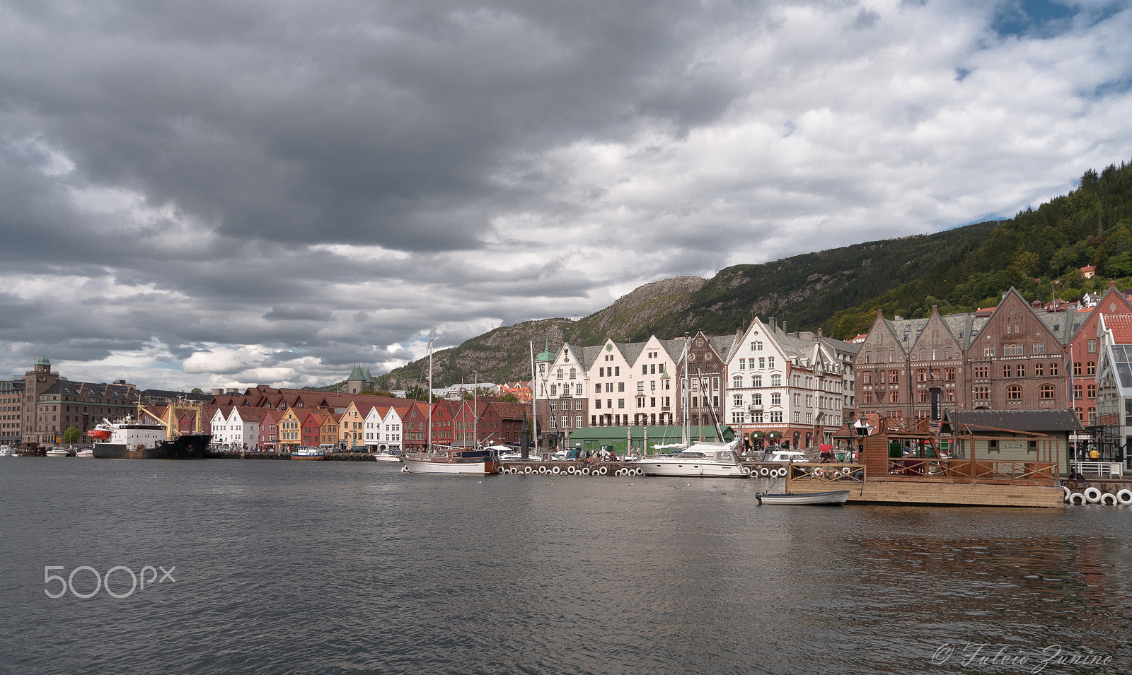 Sigma 12-24mm F4.5-5.6 EX DG Aspherical HSM sample photo. View of bergen - norway photography