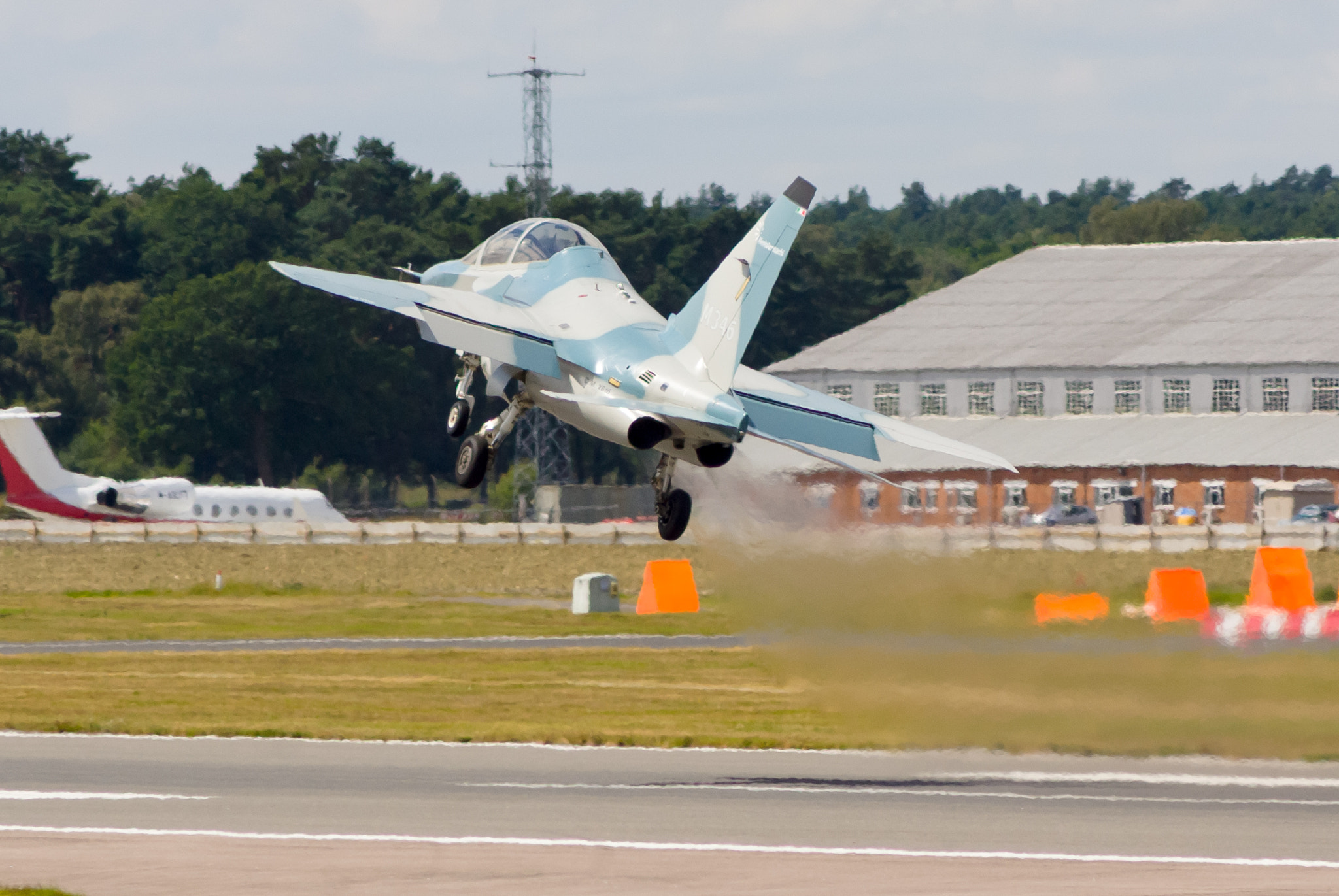 Sony Alpha DSLR-A300 sample photo. Alenia aermacchi m-346 master photography