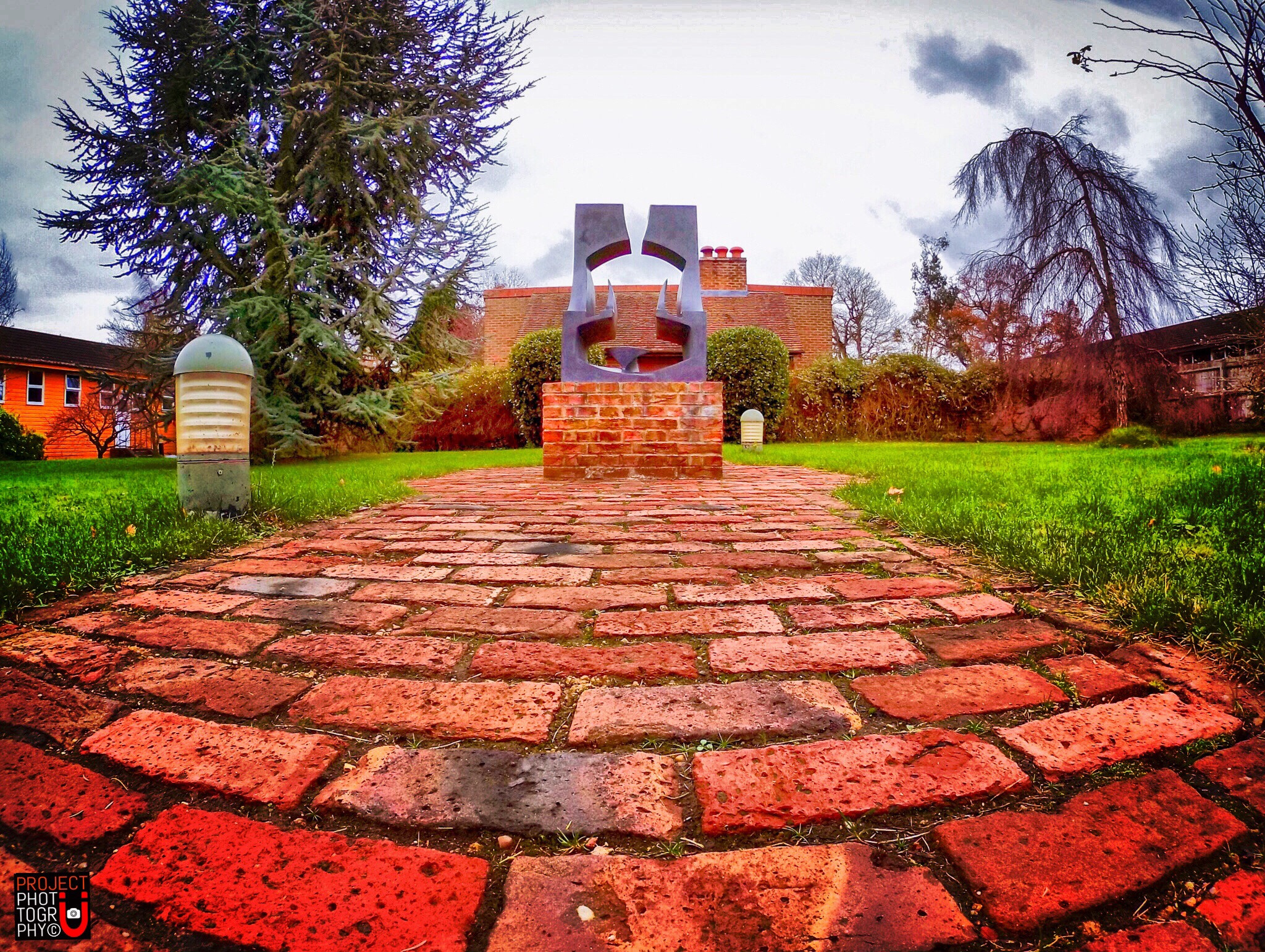 HTC RE sample photo. This creation can find in amarawati buddhist monastery in uk. it's a place for meditation practice. photography