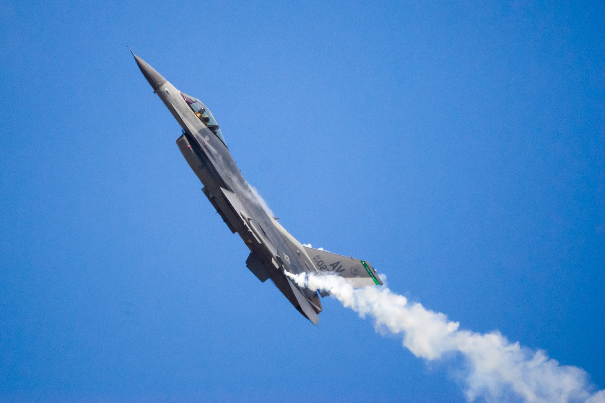Sony Alpha DSLR-A300 + Sony 500mm F8 Reflex sample photo. F-16 climb photography